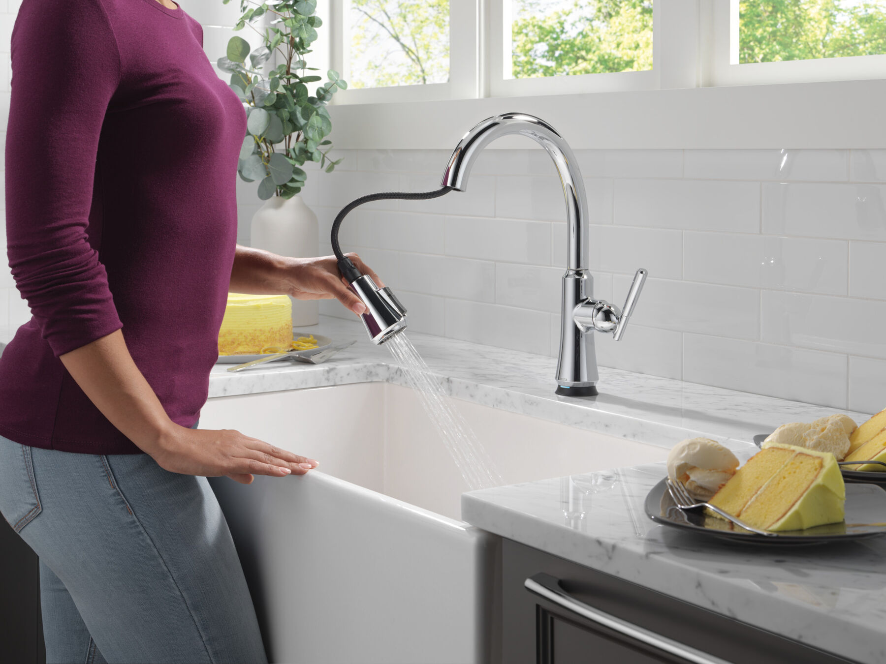 Touch<sub>2</sub>O&reg; Technology Kitchen Faucet with Touchless Technology