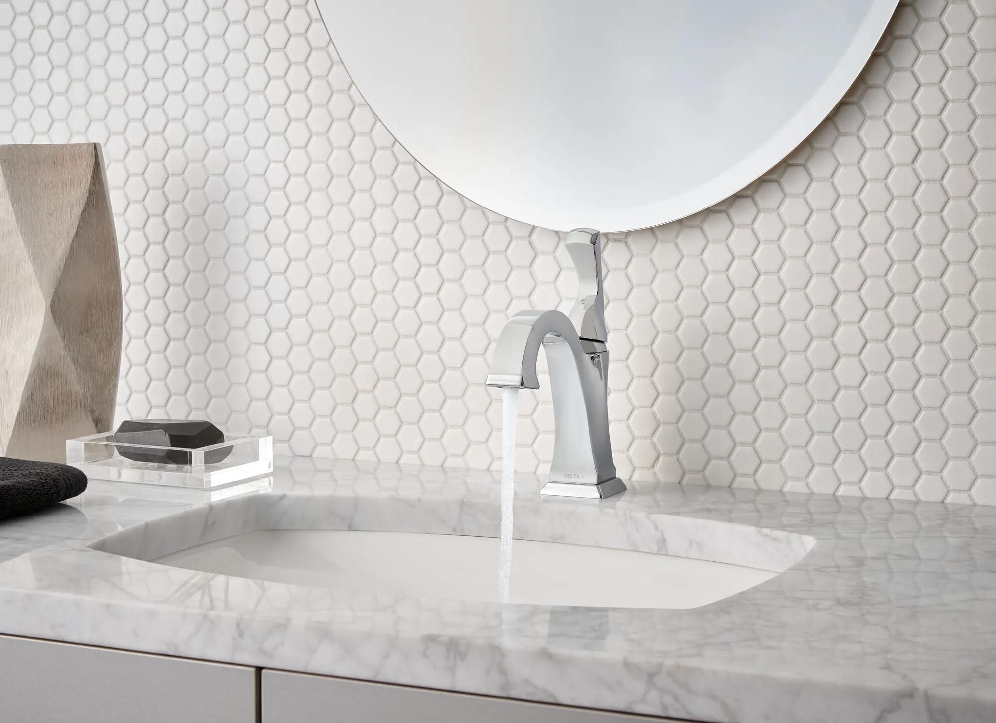 Single Handle Bathroom Faucet in Chrome 551-DST | Delta Faucet