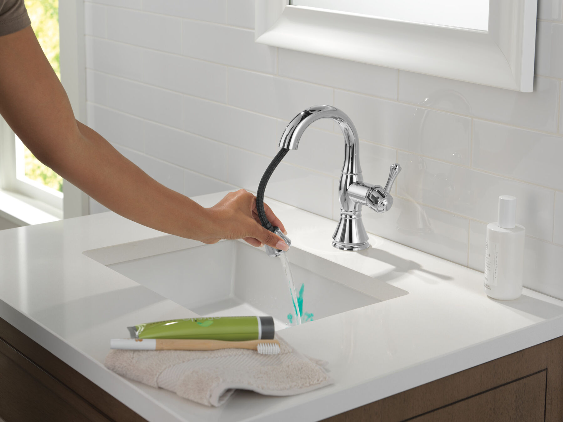 Single Handle Pull-Down Bathroom Faucet (Recertified)