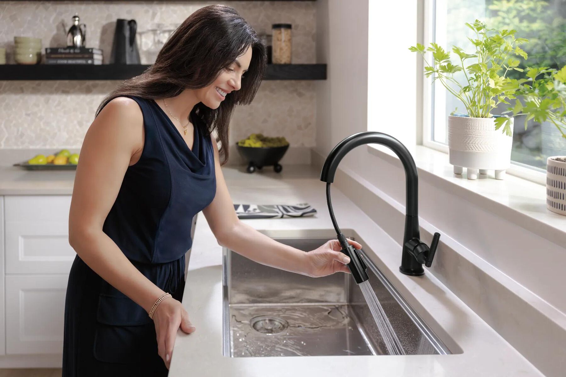 Single Handle Pull-Down Kitchen Faucet