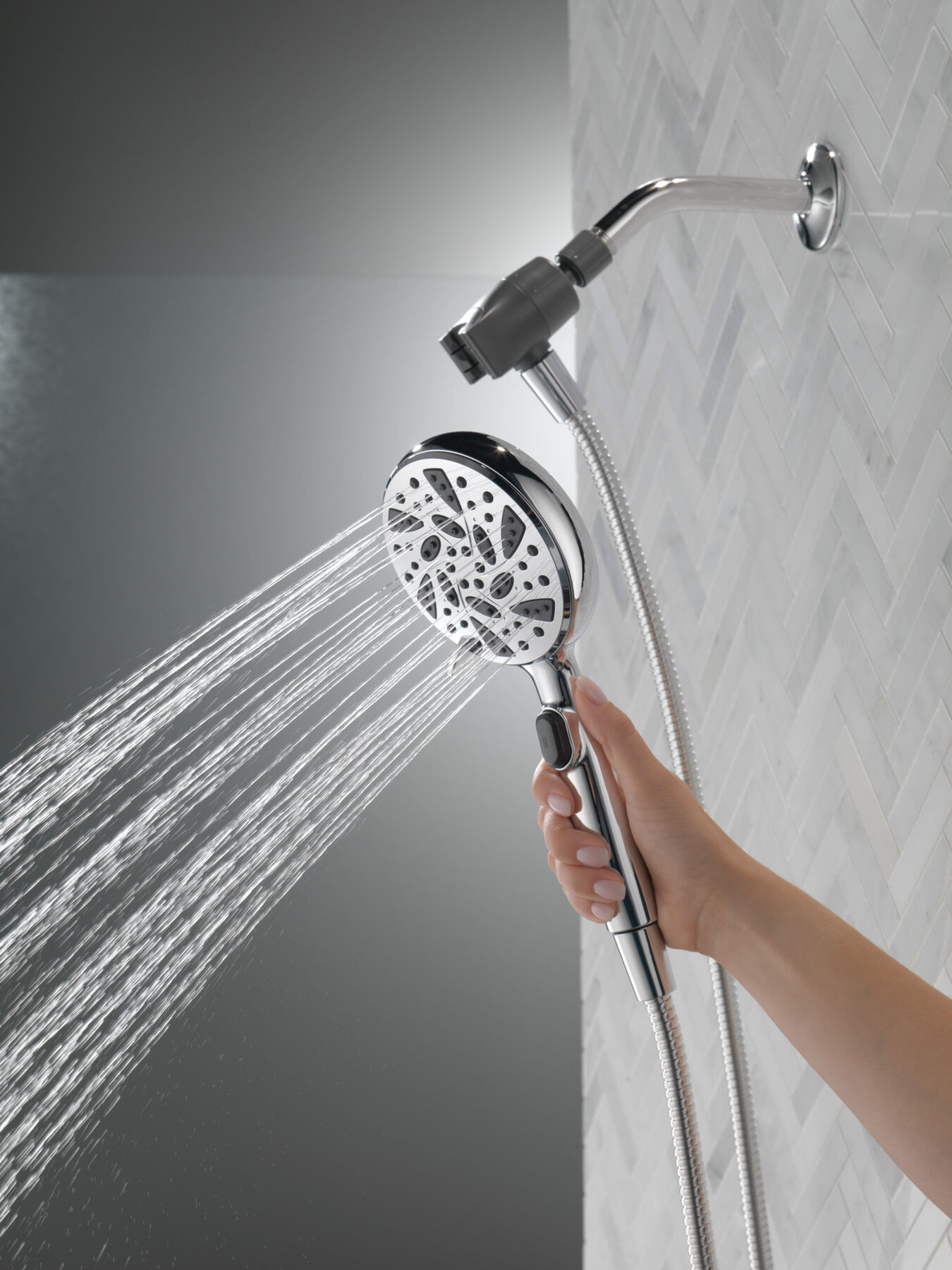 6-Setting SureDock&reg; Magnetic Hand Shower