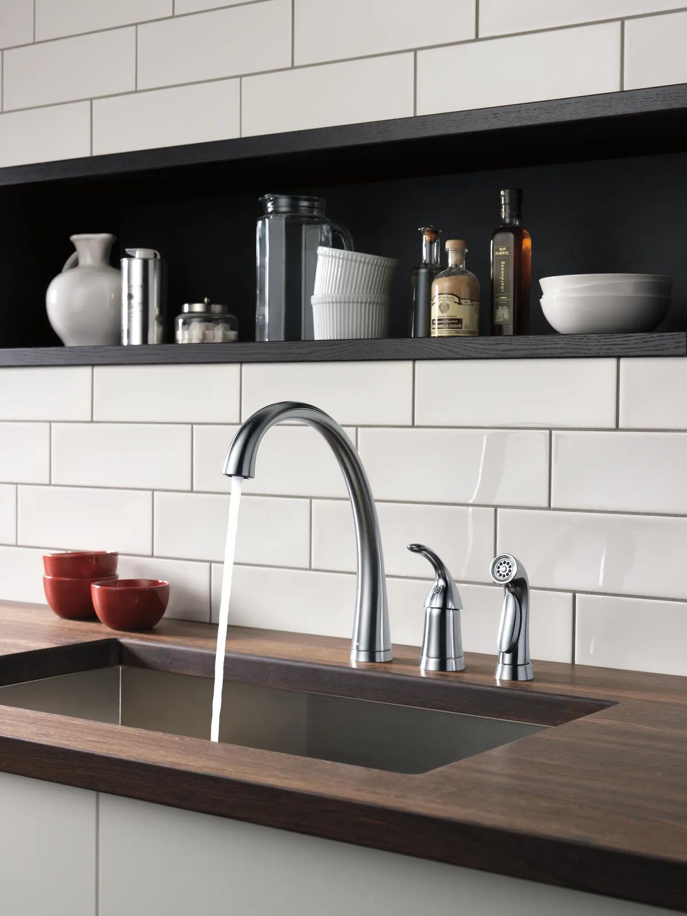Single Handle Kitchen Faucet with Spray