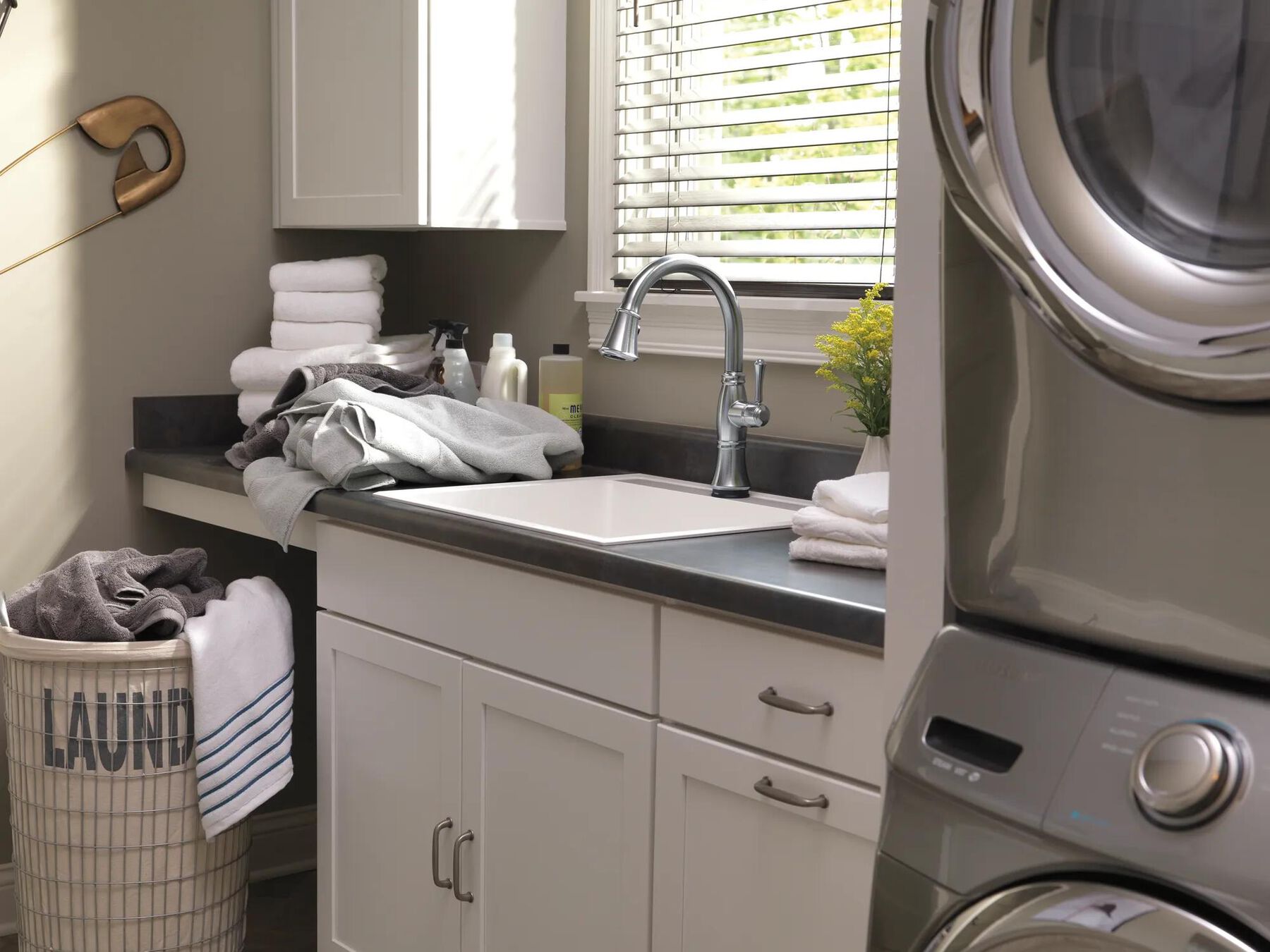 Single Handle Pull-Down Kitchen Faucet with Touch<sub>2</sub>O&reg; and ShieldSpray&reg; Technologies