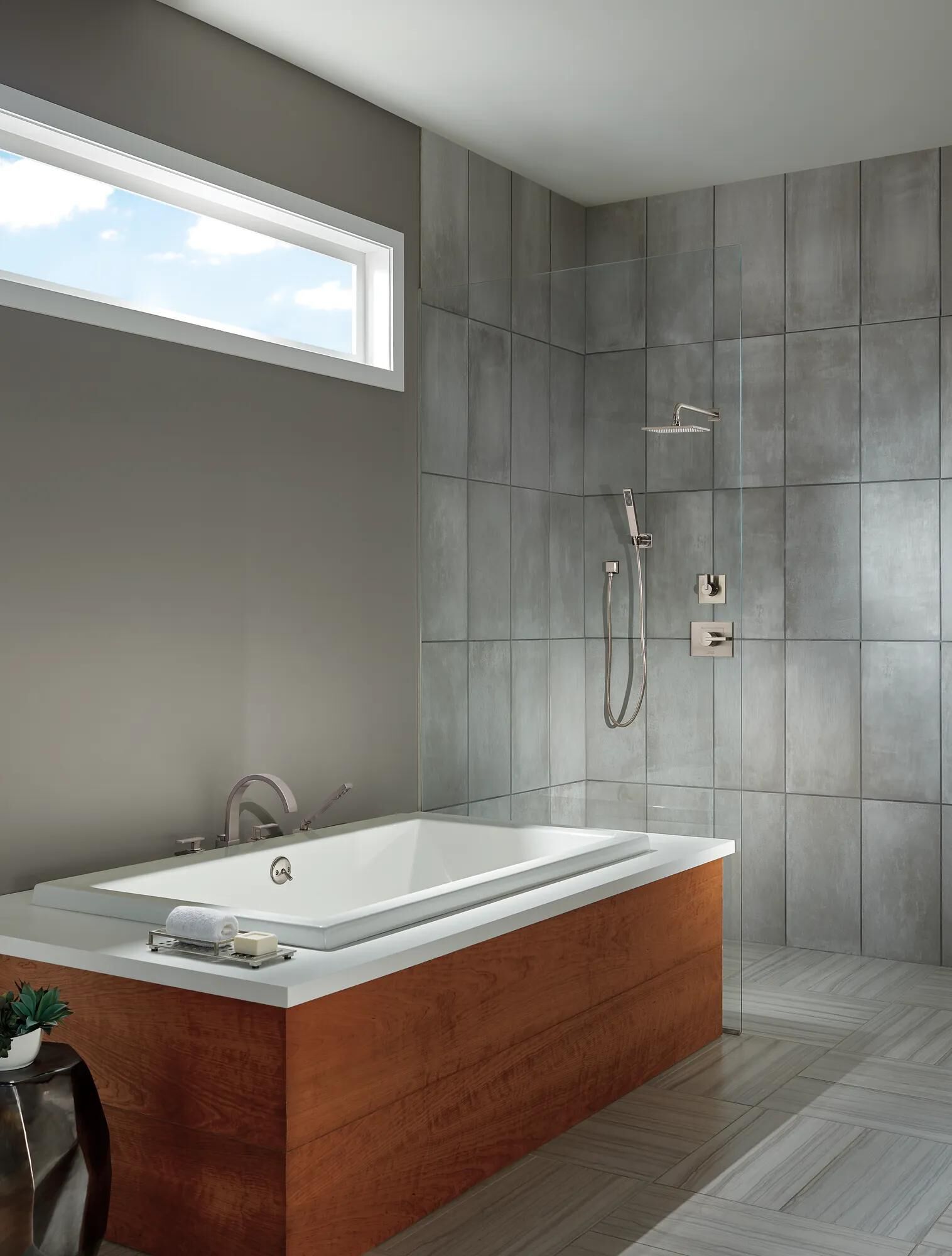 ダウズビドー Roman Tub Trim with Hand Shower in Stainless T4753-SS | Delta Faucet