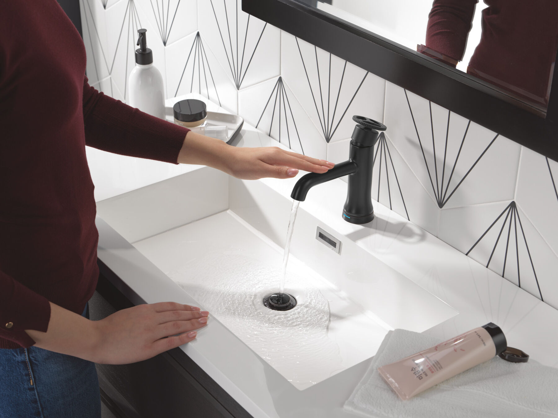 Touch2O Bathroom Faucet with Touchless Technology