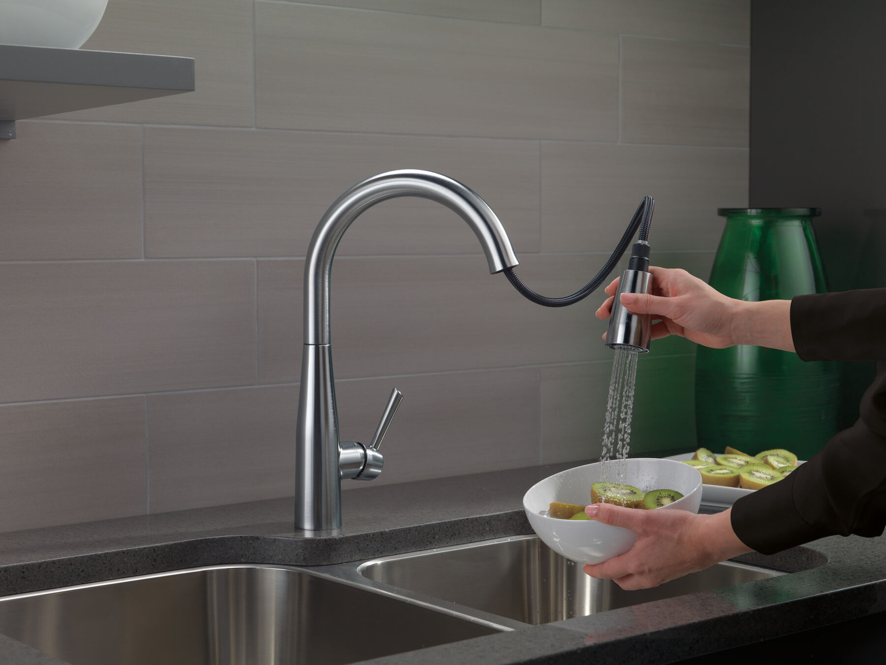 Single Handle Pull-Down Kitchen Faucet