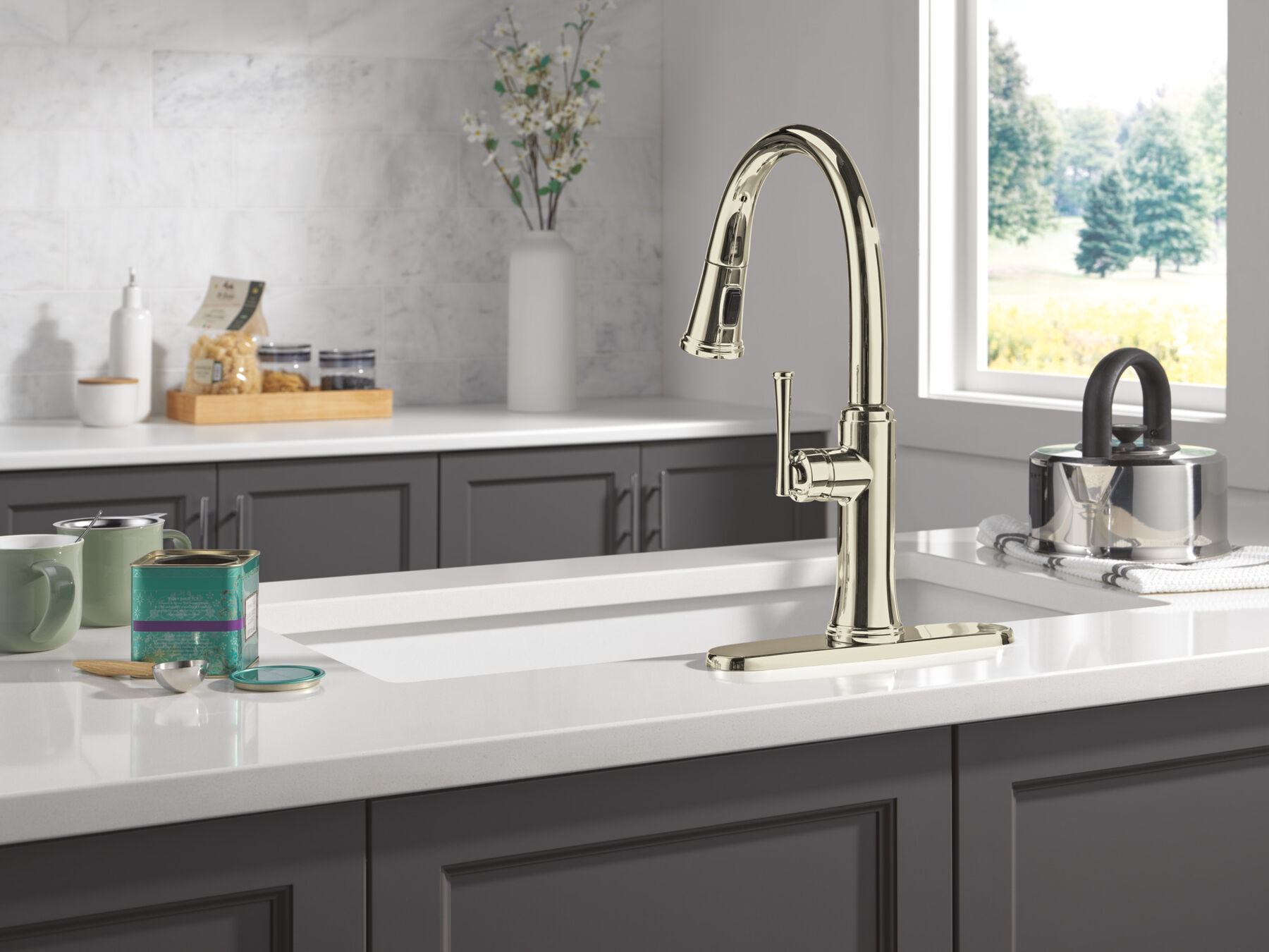 Single Handle Pull-Down Kitchen Faucet