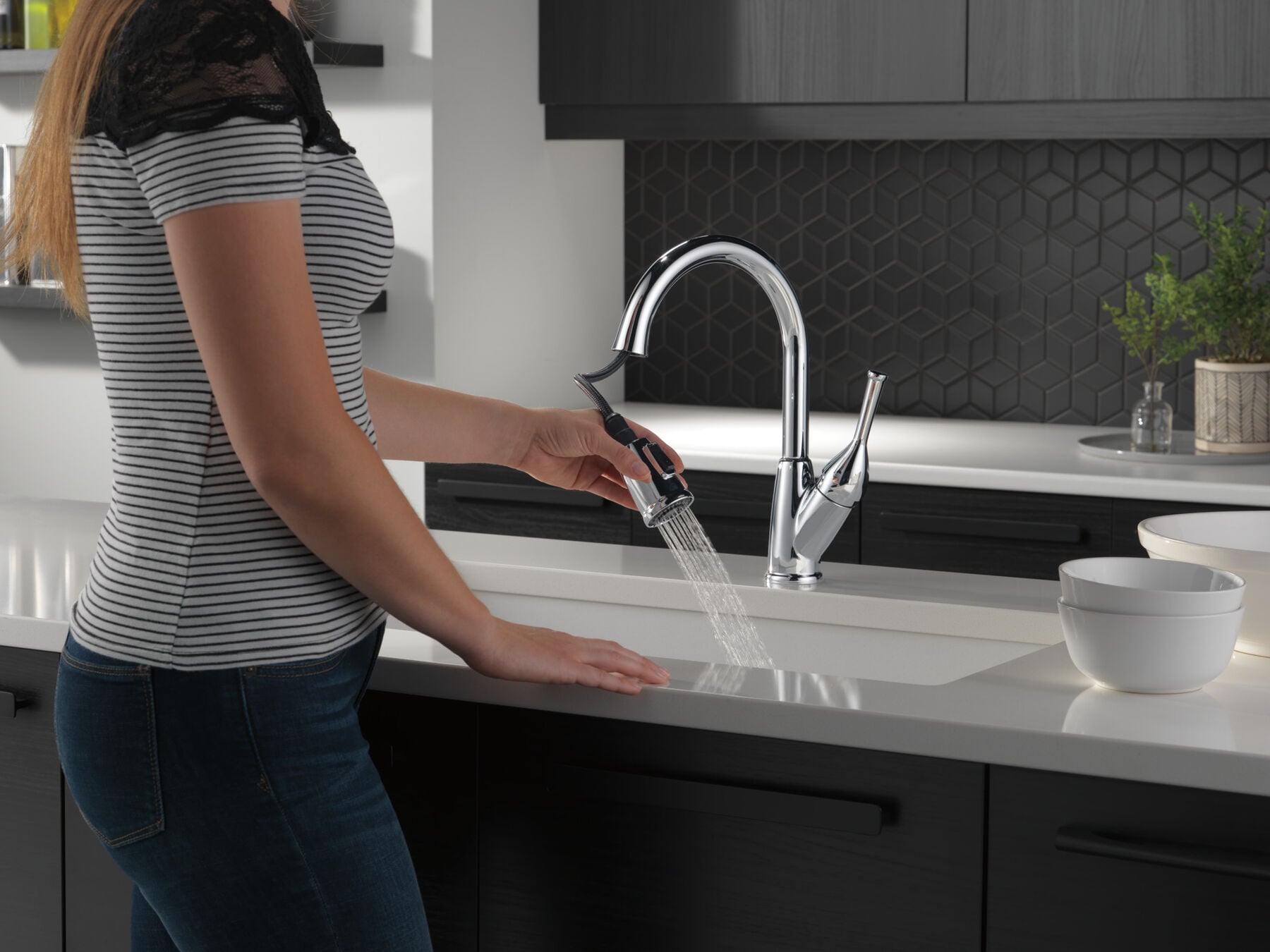 Single Handle Pull-Down Kitchen Faucet
