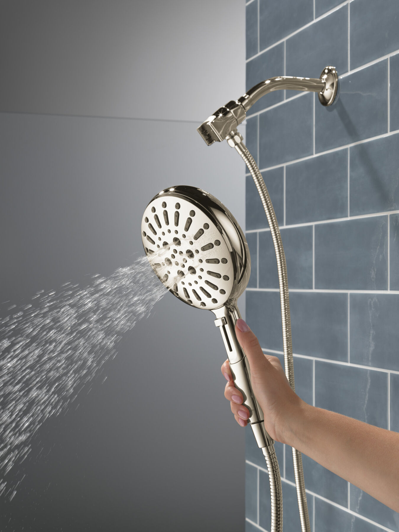 7-Setting SureDock&reg; Magnetic Hand Shower