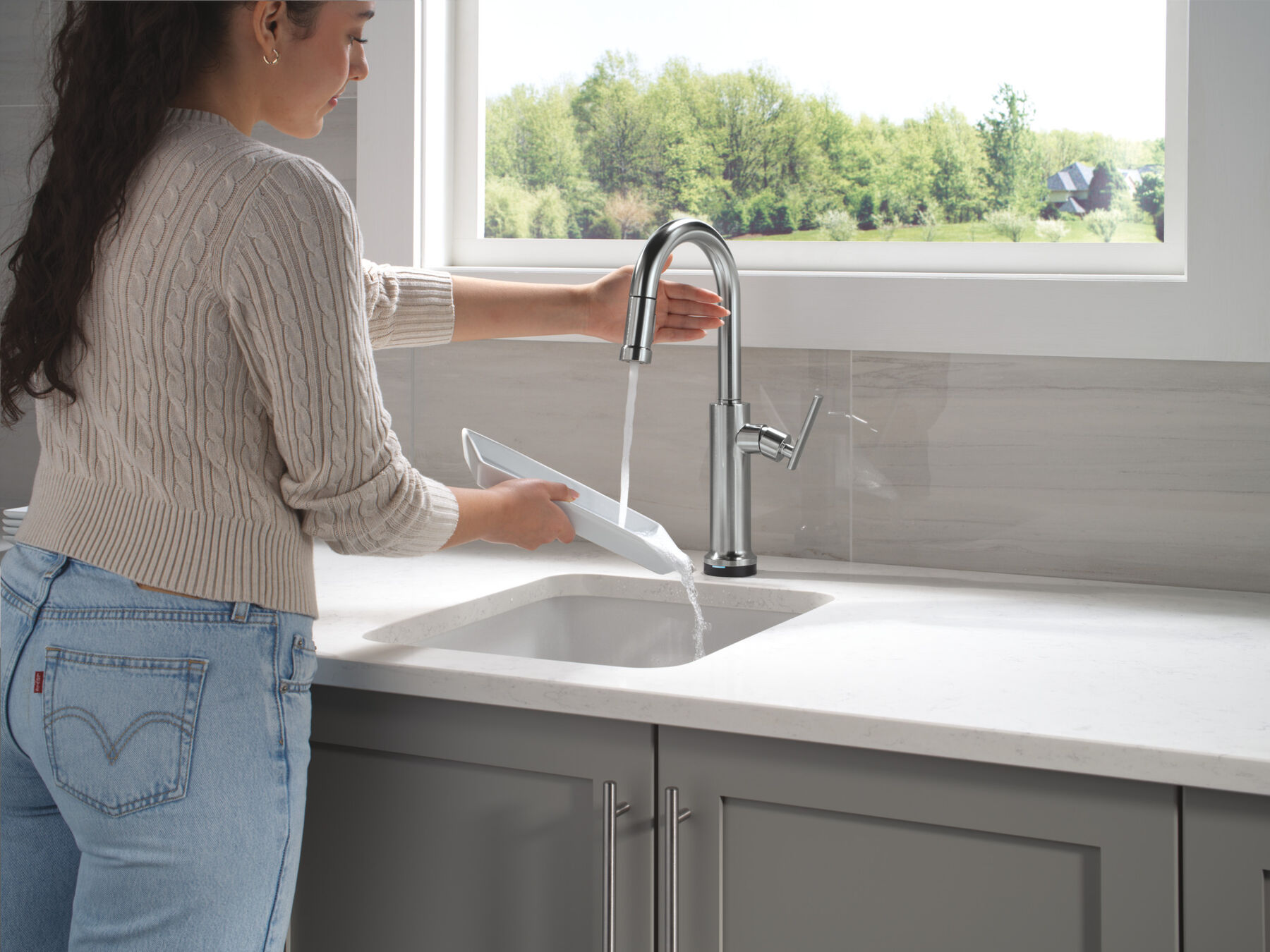 Touch2O&reg; Technology Bar / Prep Faucet with Touchless Technology