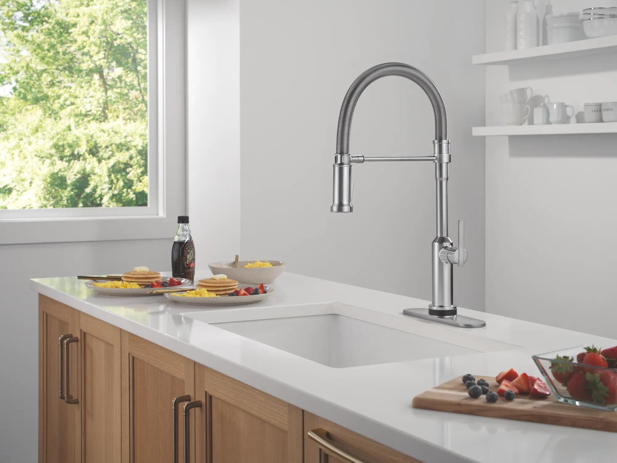 Touch2O® Technology Kitchen Faucet with Touchless Technology in