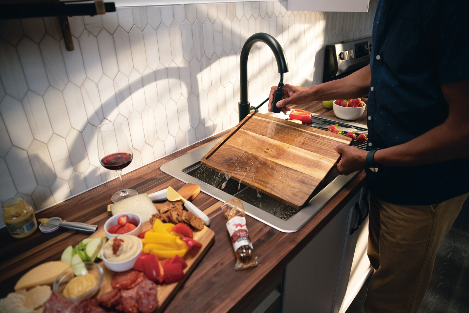 Single Handle Pull-Down Kitchen Faucet with Touch<sub>2</sub>O&reg; Technology