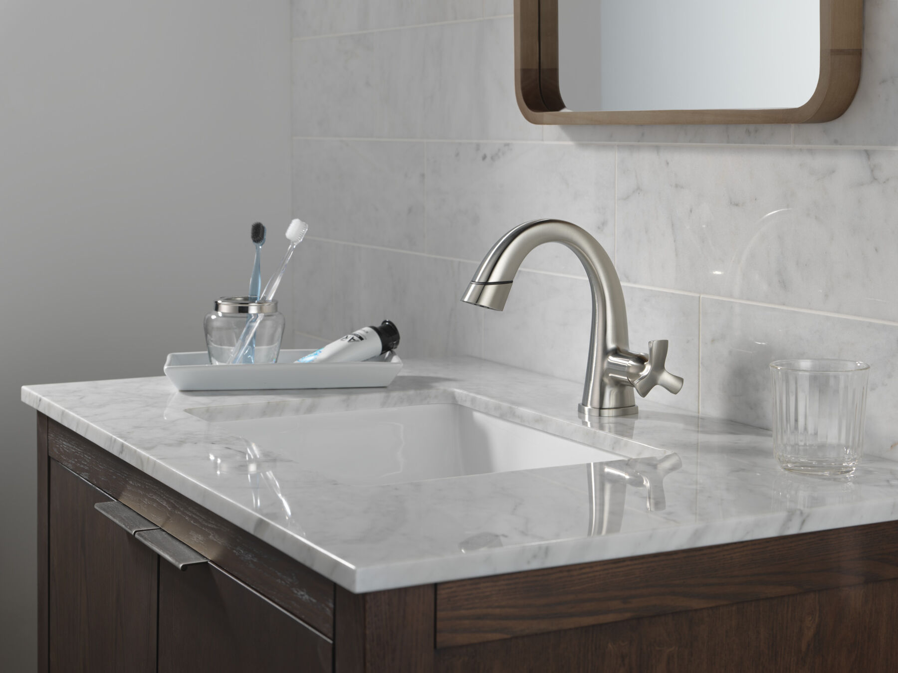 Single Handle Pull Down Bathroom Faucet