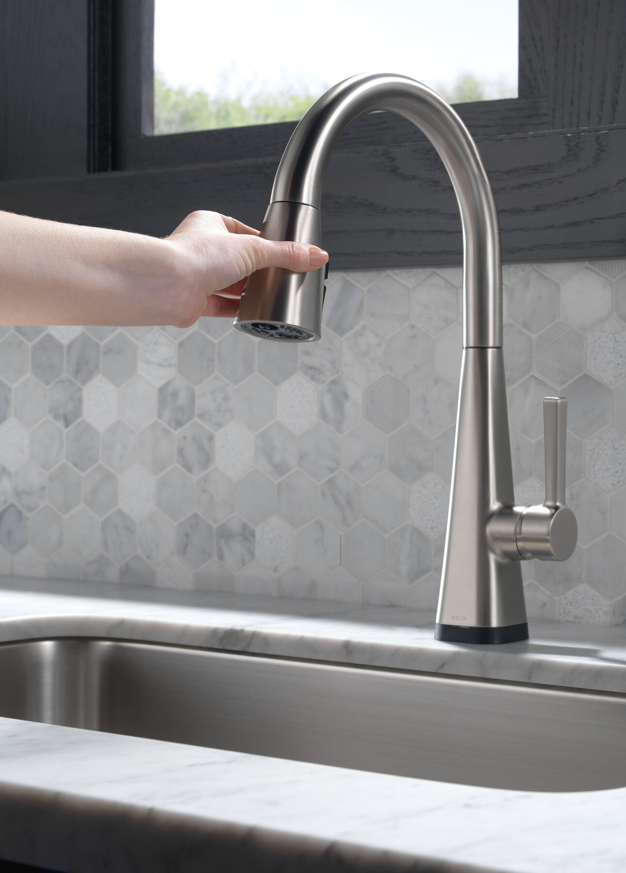 Single-Handle Pull-Down Kitchen Faucet with Touch<sub>2</sub>O&reg; Technology