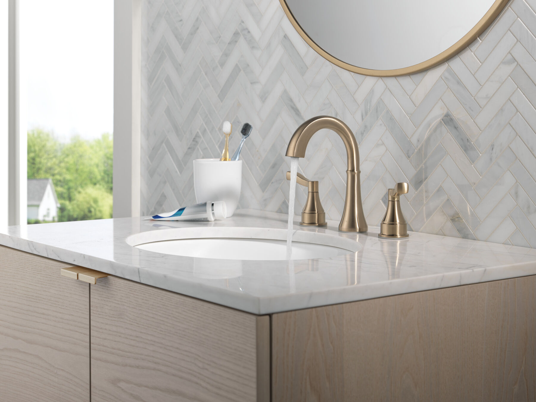 Two Handle Widespread Bathroom Faucet