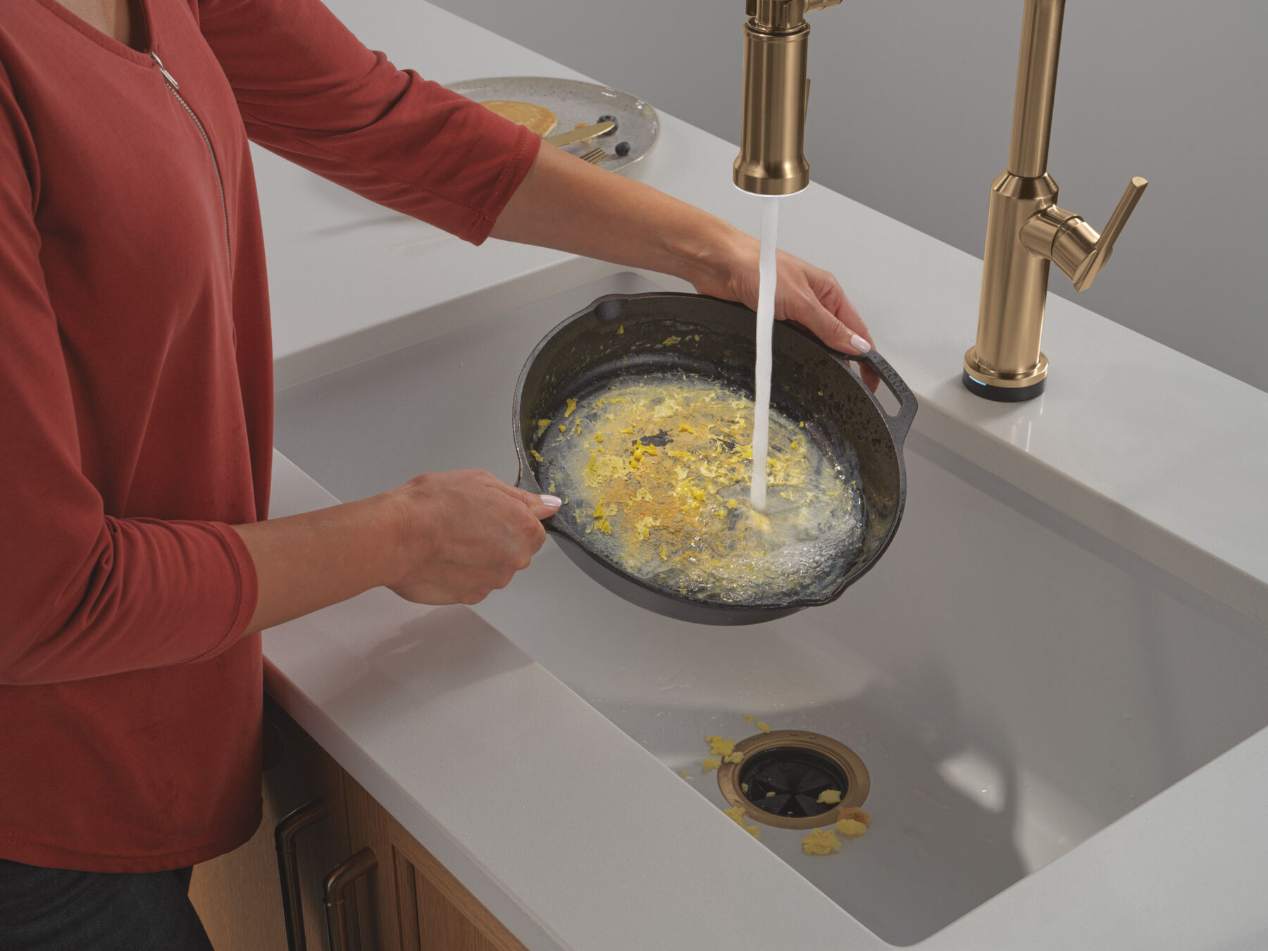 Touch2O&reg; Technology Kitchen Faucet with Touchless Technology