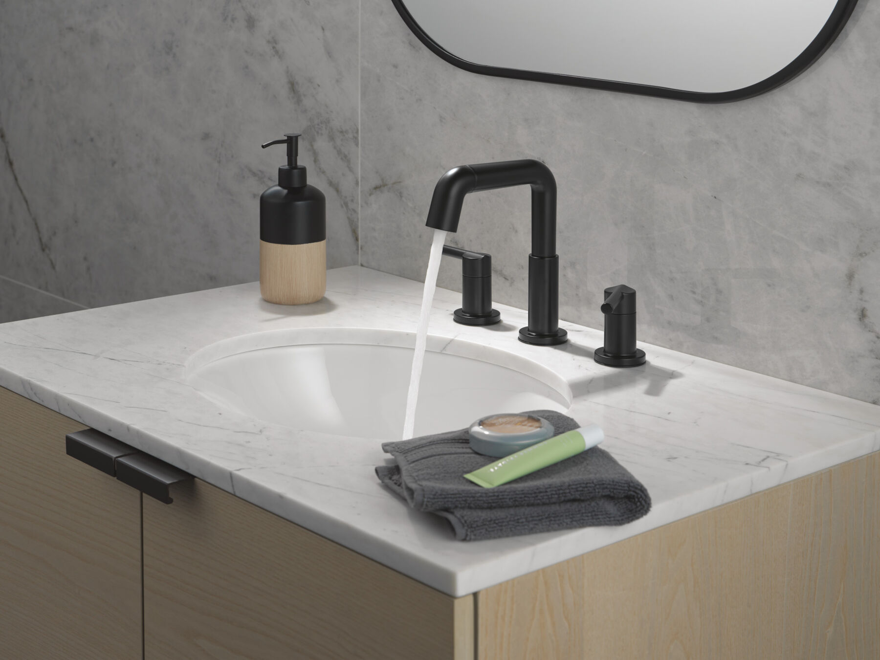 Two Handle Widespread Pull-Down Bathroom Faucet