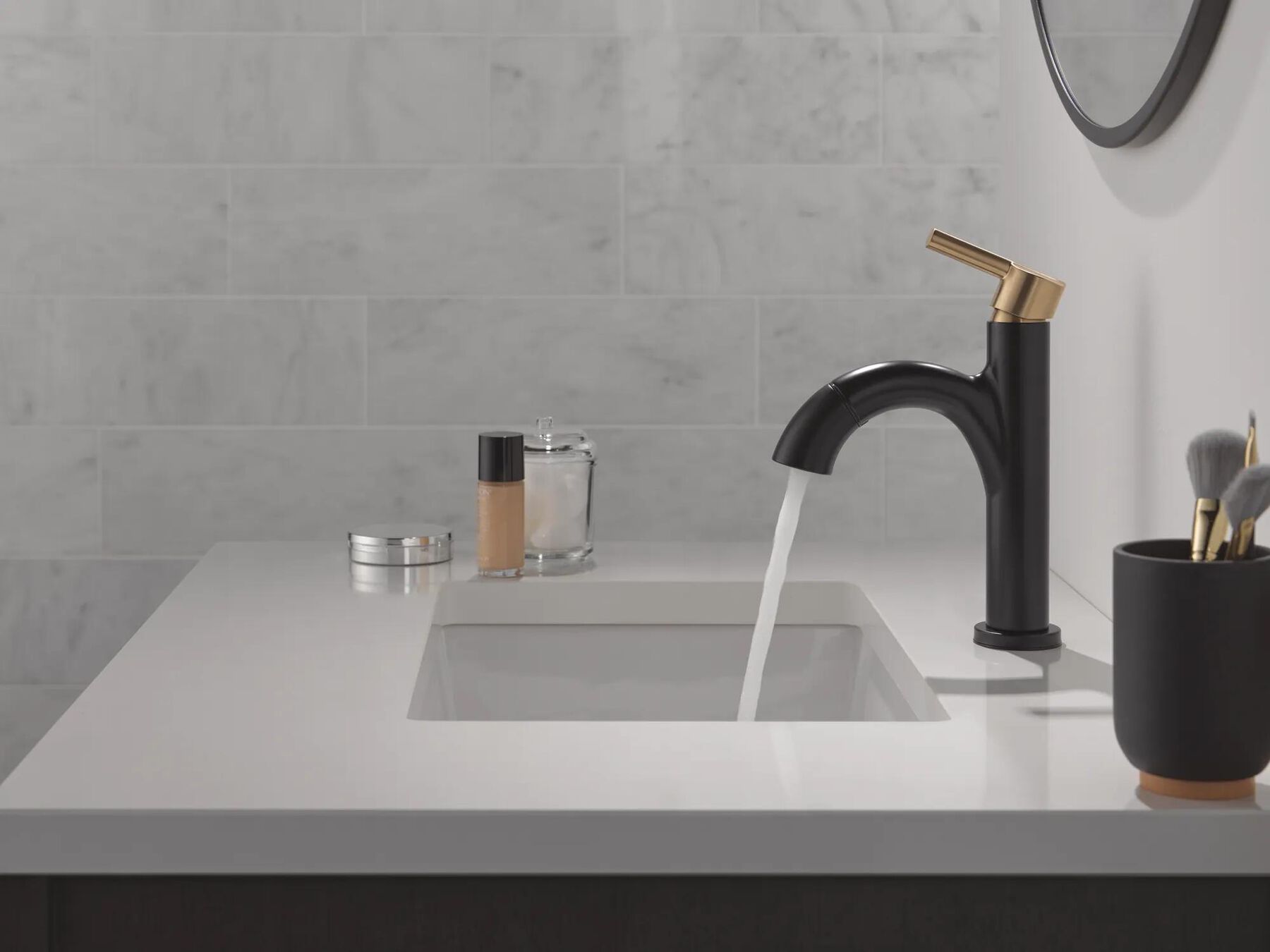 Single Handle Pull-Down Bathroom Faucet