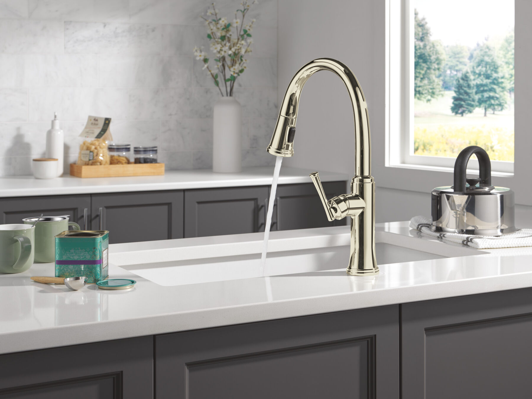 Single Handle Pull-Down Kitchen Faucet