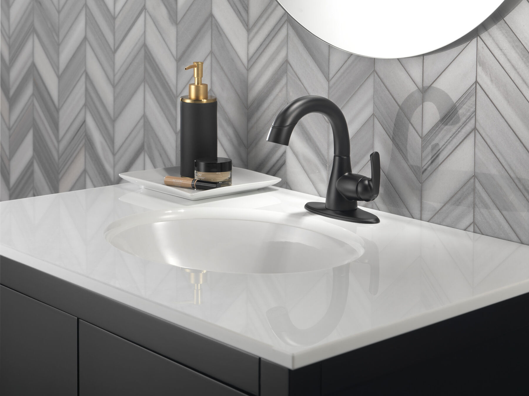 Single Handle Pull-Down Bathroom Faucet