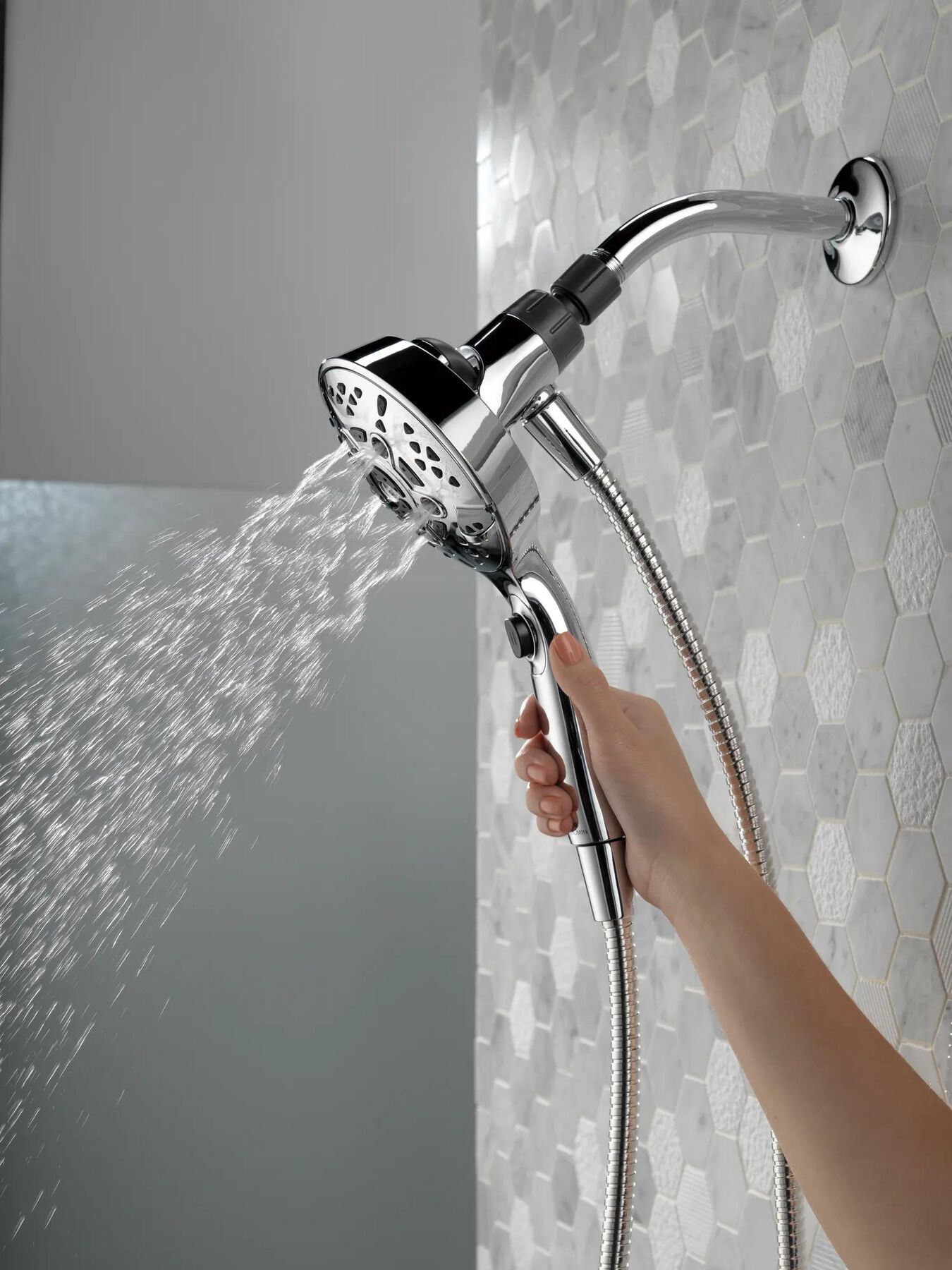 SureDock&trade; 7-Setting Hand Shower
