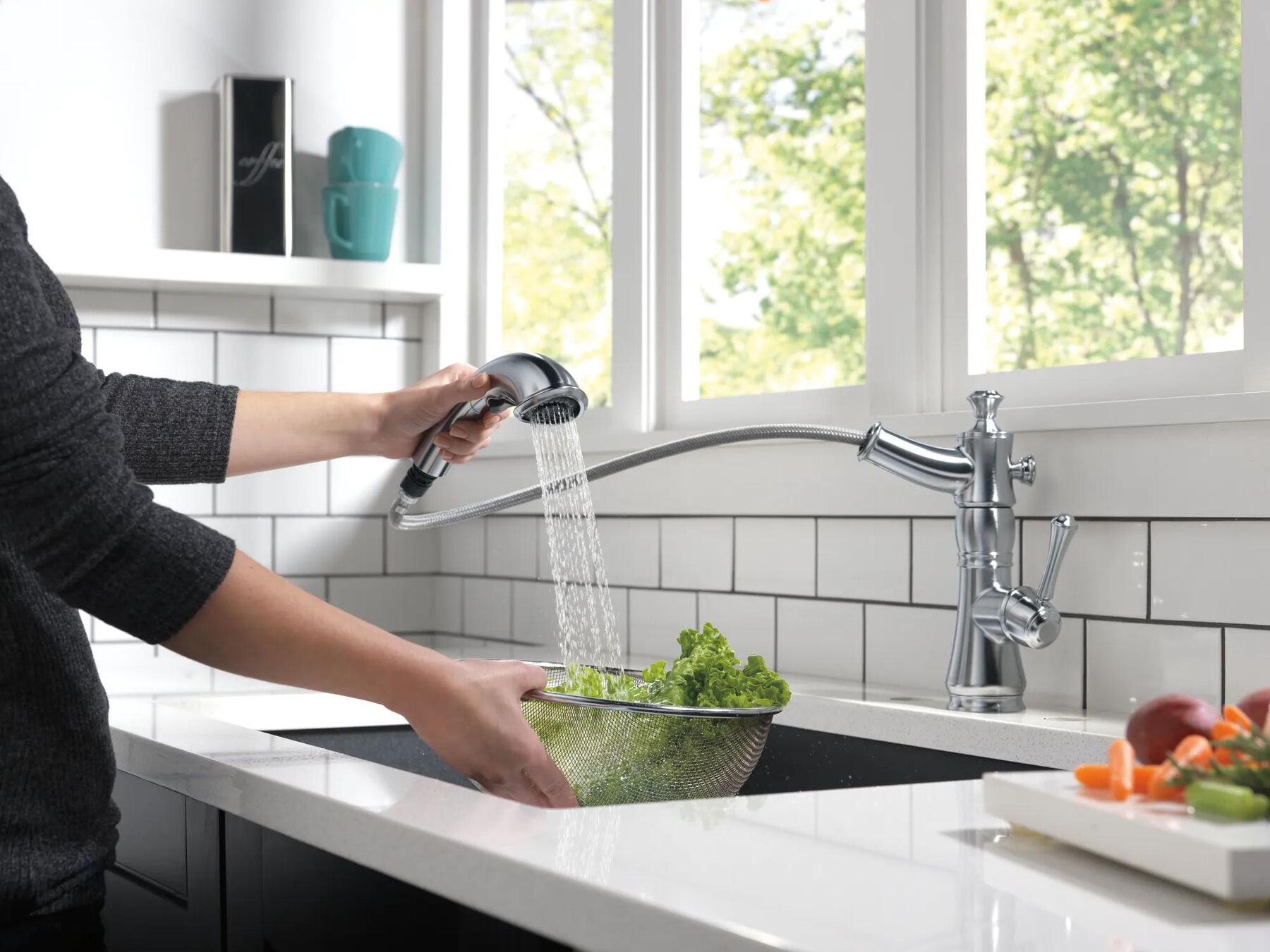 Single Handle Pull-Out Kitchen Faucet
