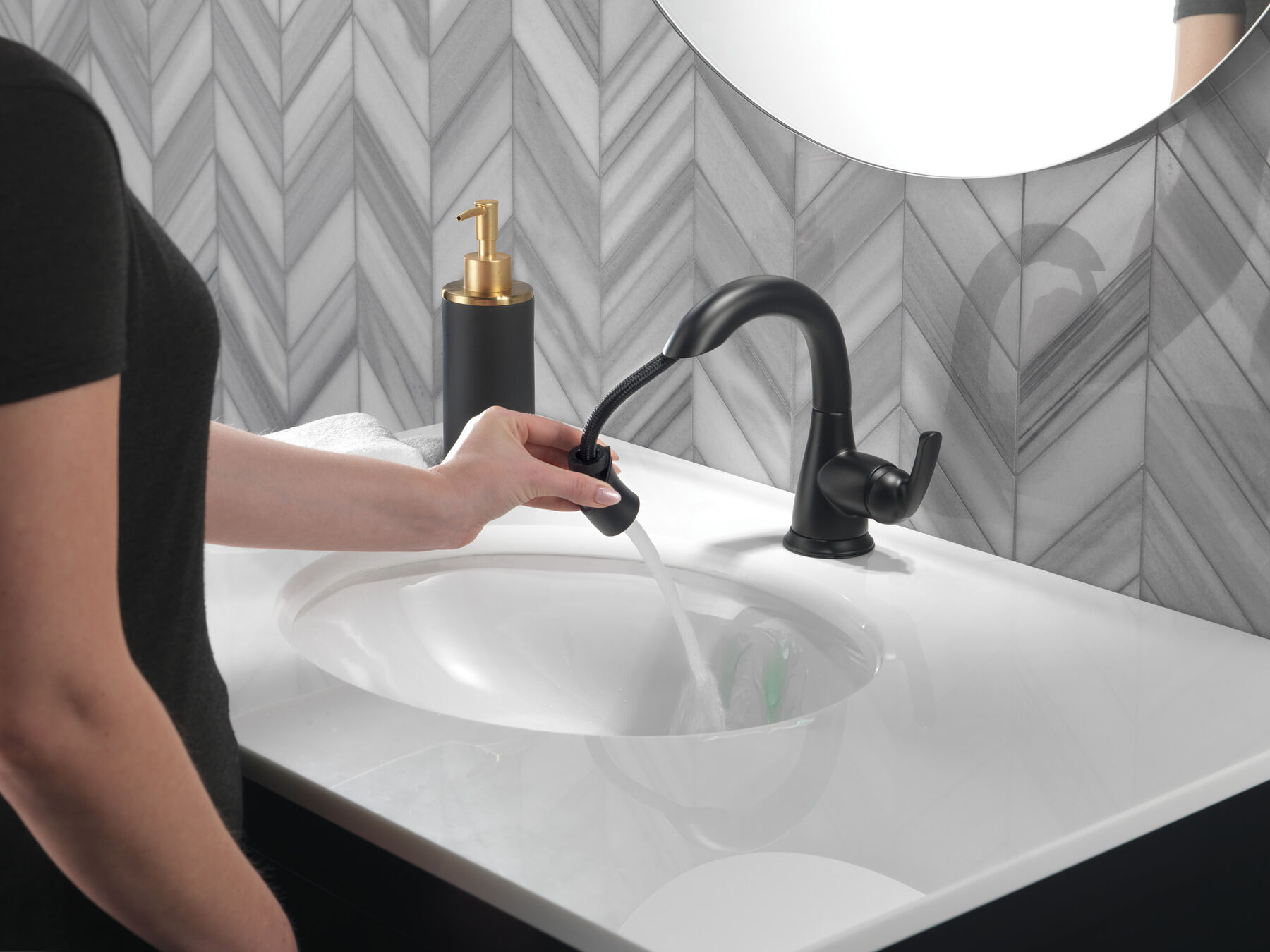 Single Handle Pull-Down Bathroom Faucet