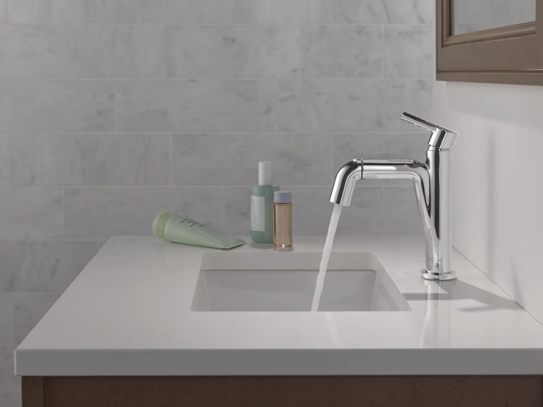 Single Handle Pull-Down Bathroom Faucet