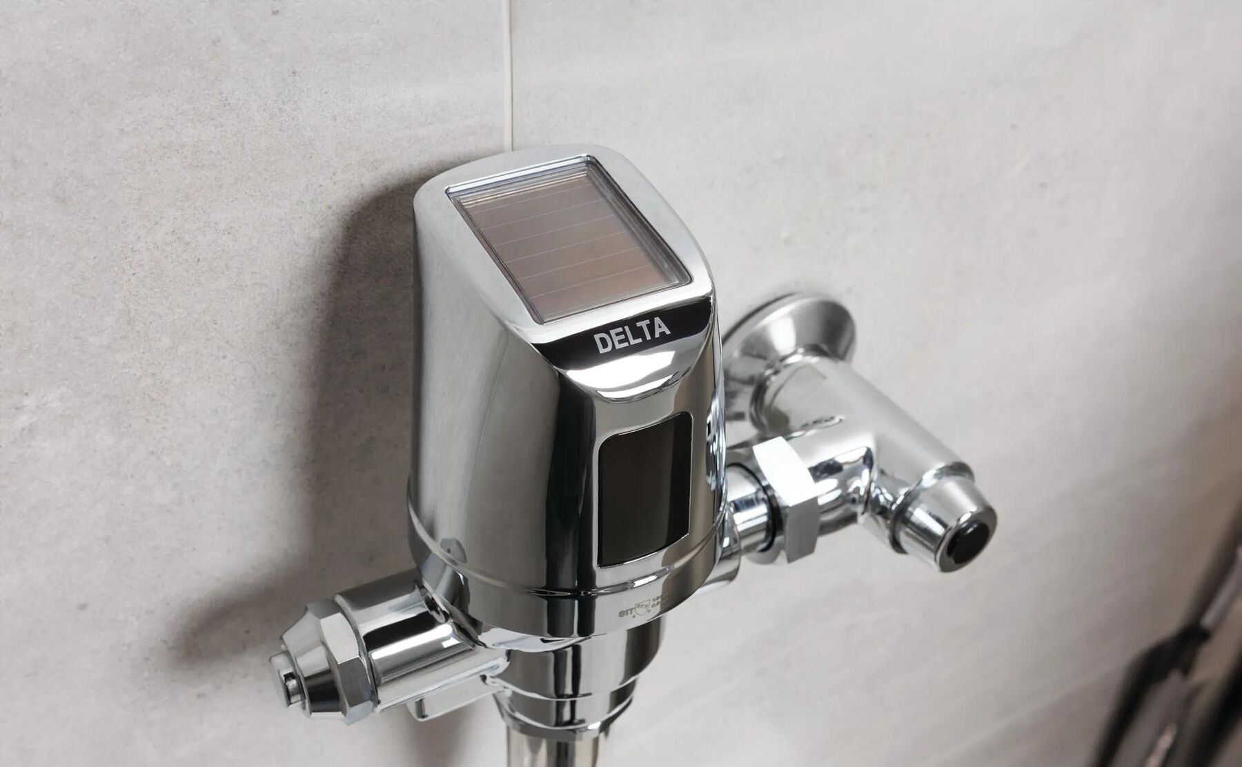 Electronic Exposed Water Closet Flush Valve with MMO and Dual Flush - Solar Operated