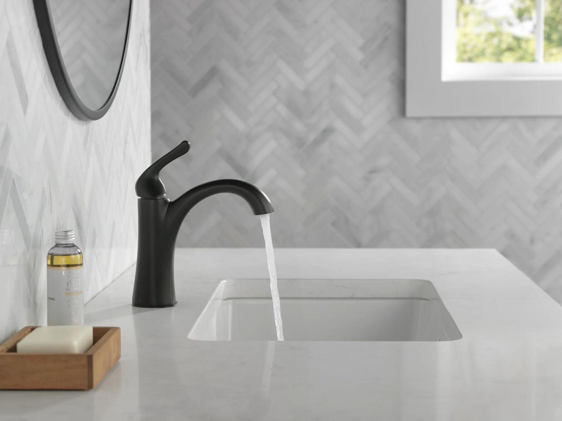 Single-Hole Bathroom Faucet (Recertified)