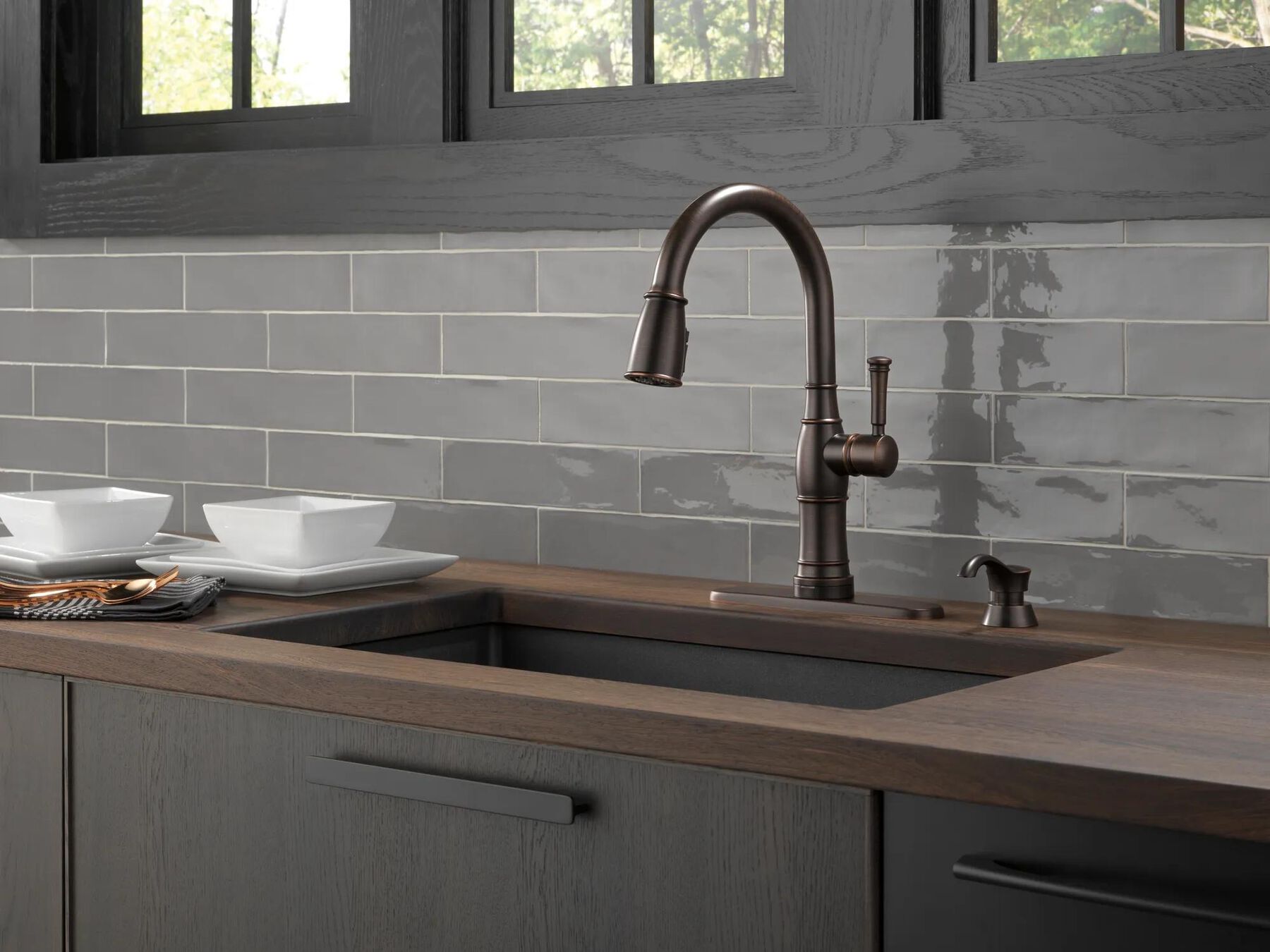 Single Handle Pull-Down Kitchen Faucet with Touch2O Technology and Soap Dispenser