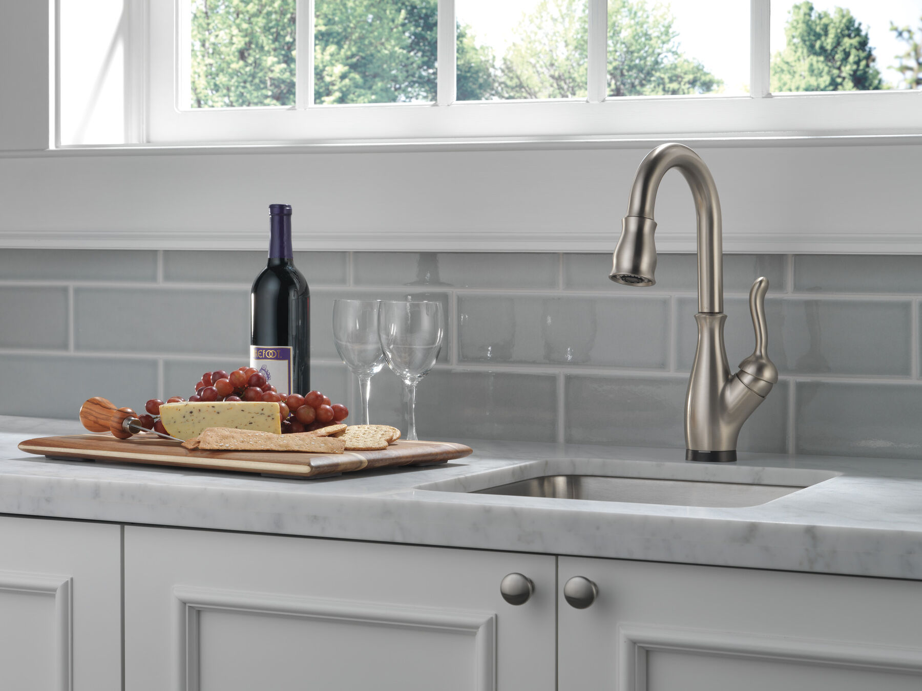 Single Handle Pull-Down Bar / Prep Faucet with Touch<sub>2</sub>O&reg; Technology