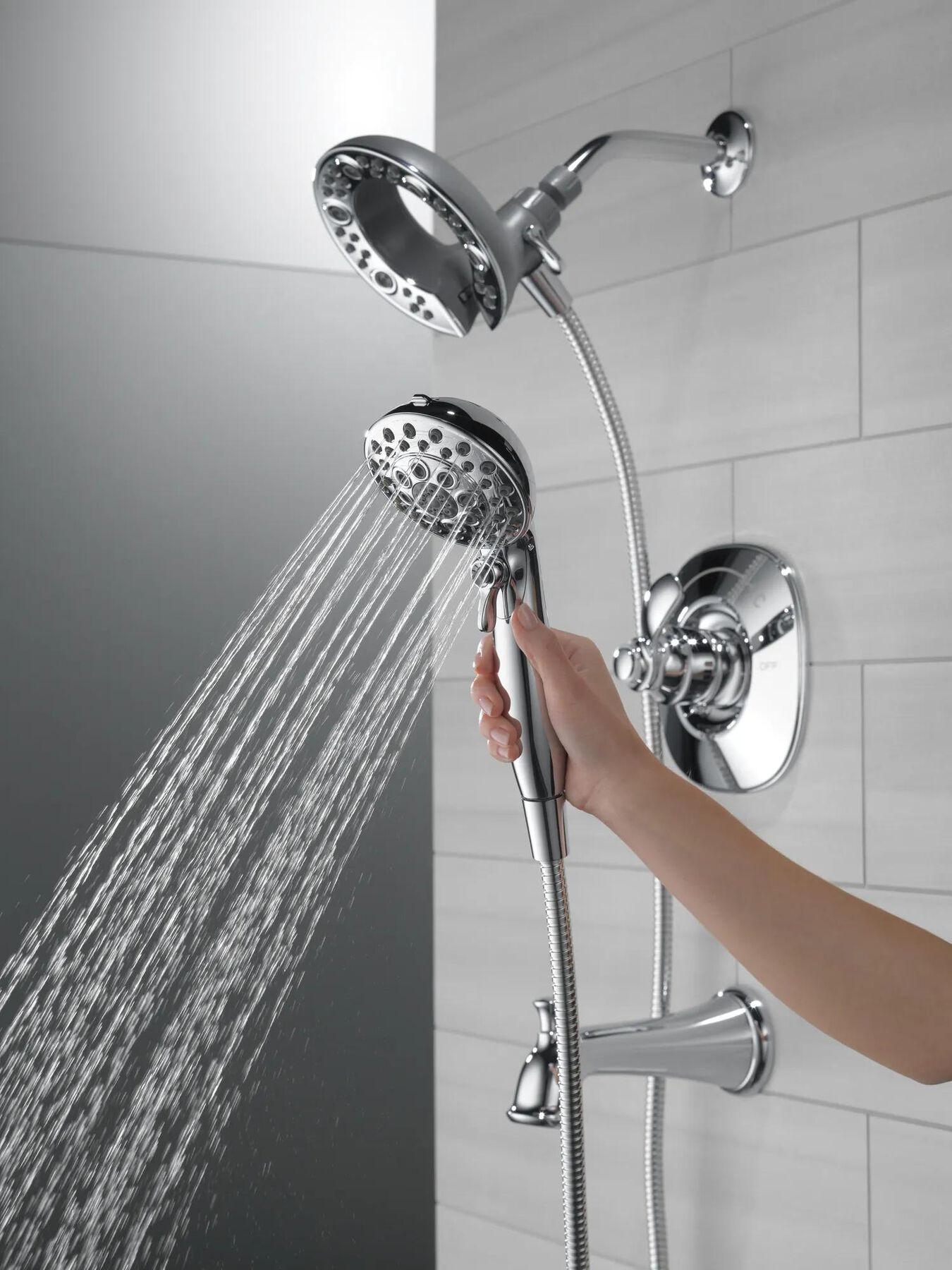 Monitor(R) 14 Series Tub and Shower with In2ition(R) Two-in-One Shower