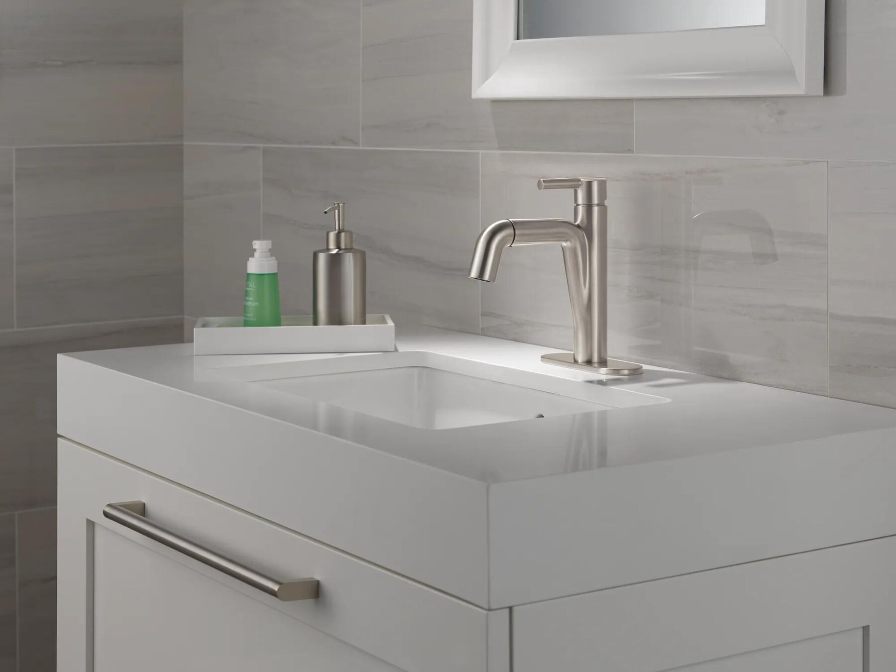 Single Handle Pull-Down Bathroom Faucet