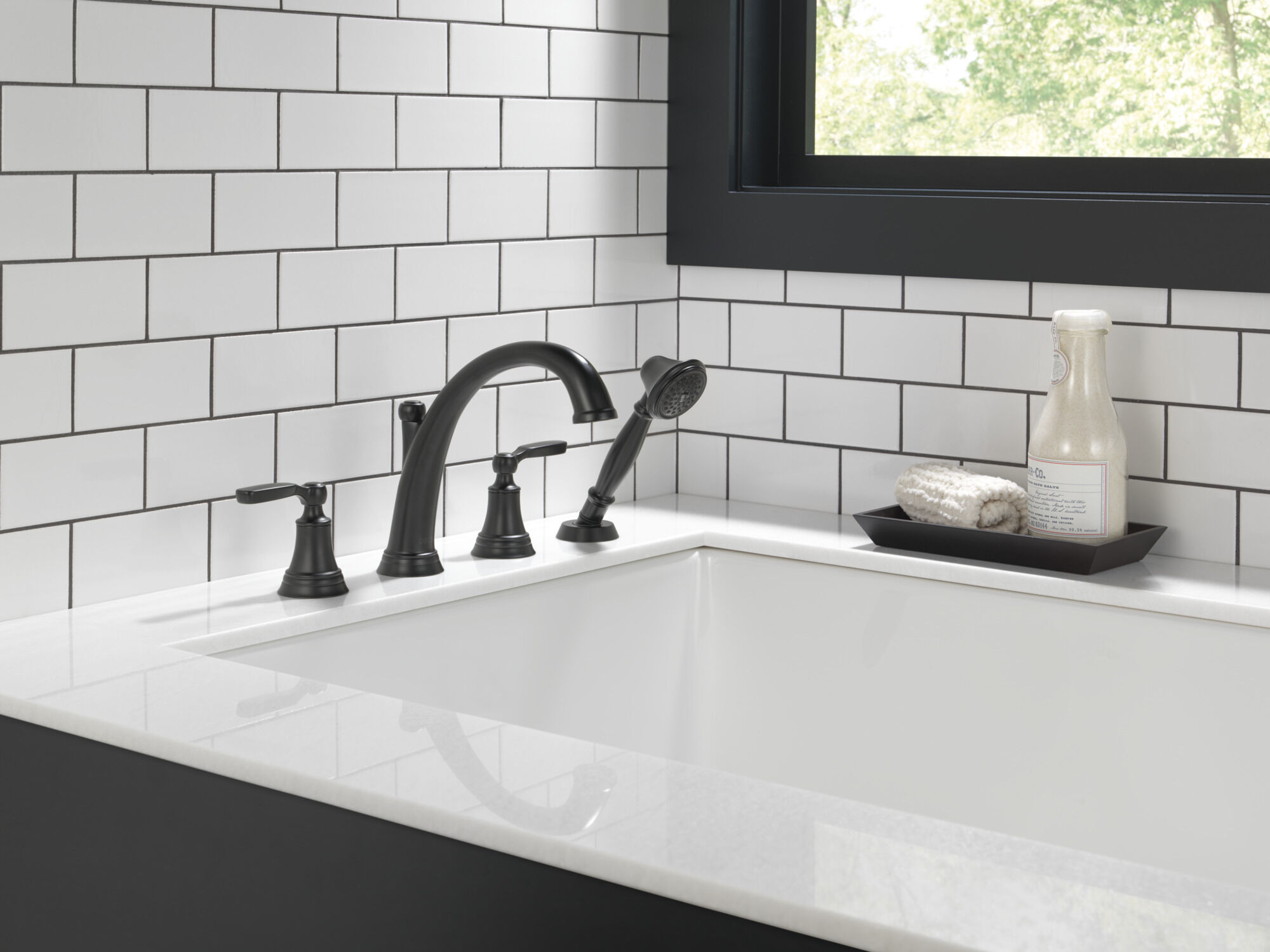 Roman Tub with Hand Shower Trim in Matte Black T4732-BL | Delta Faucet