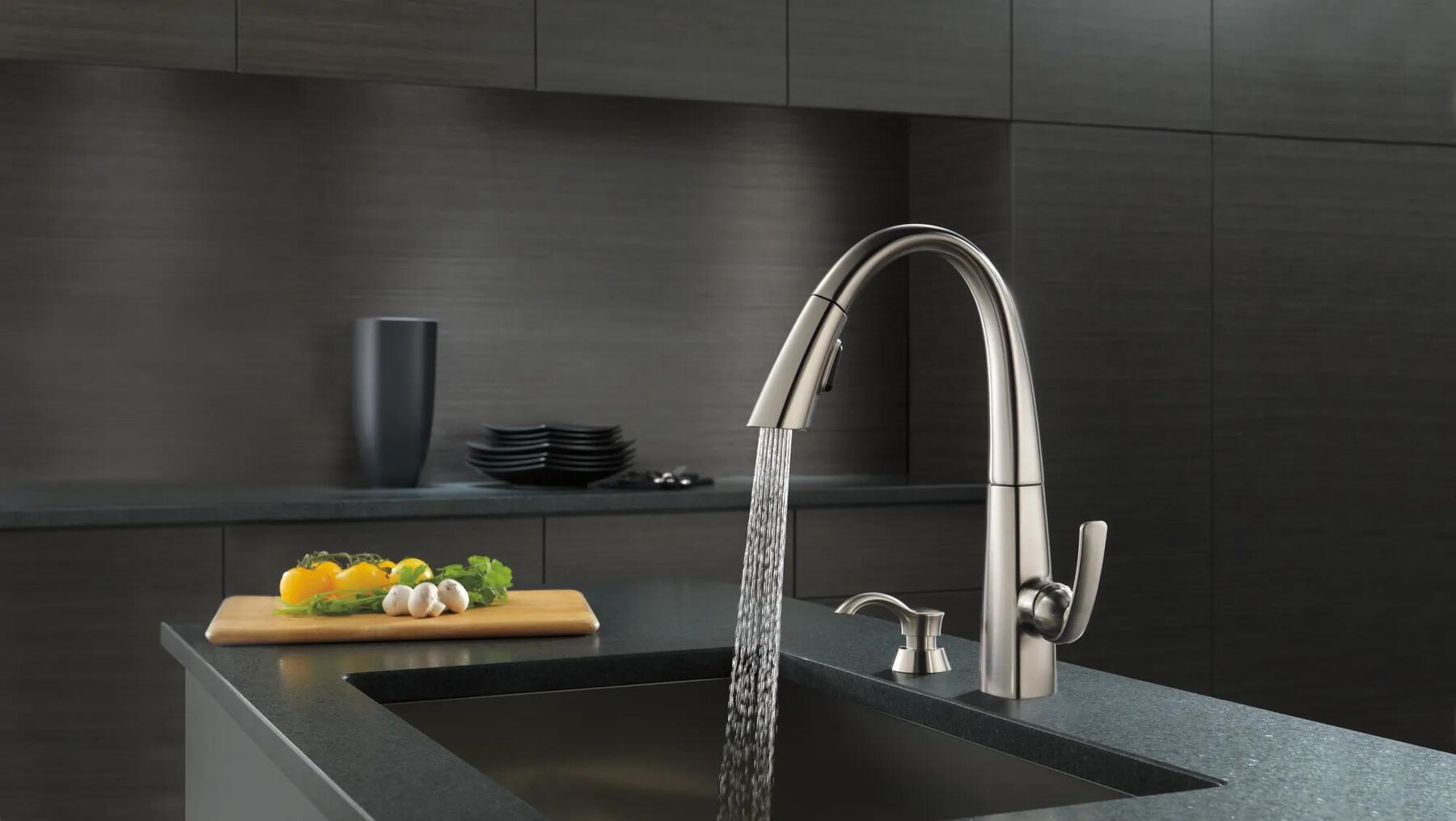 Single Handle Pull-Down Kitchen Faucet