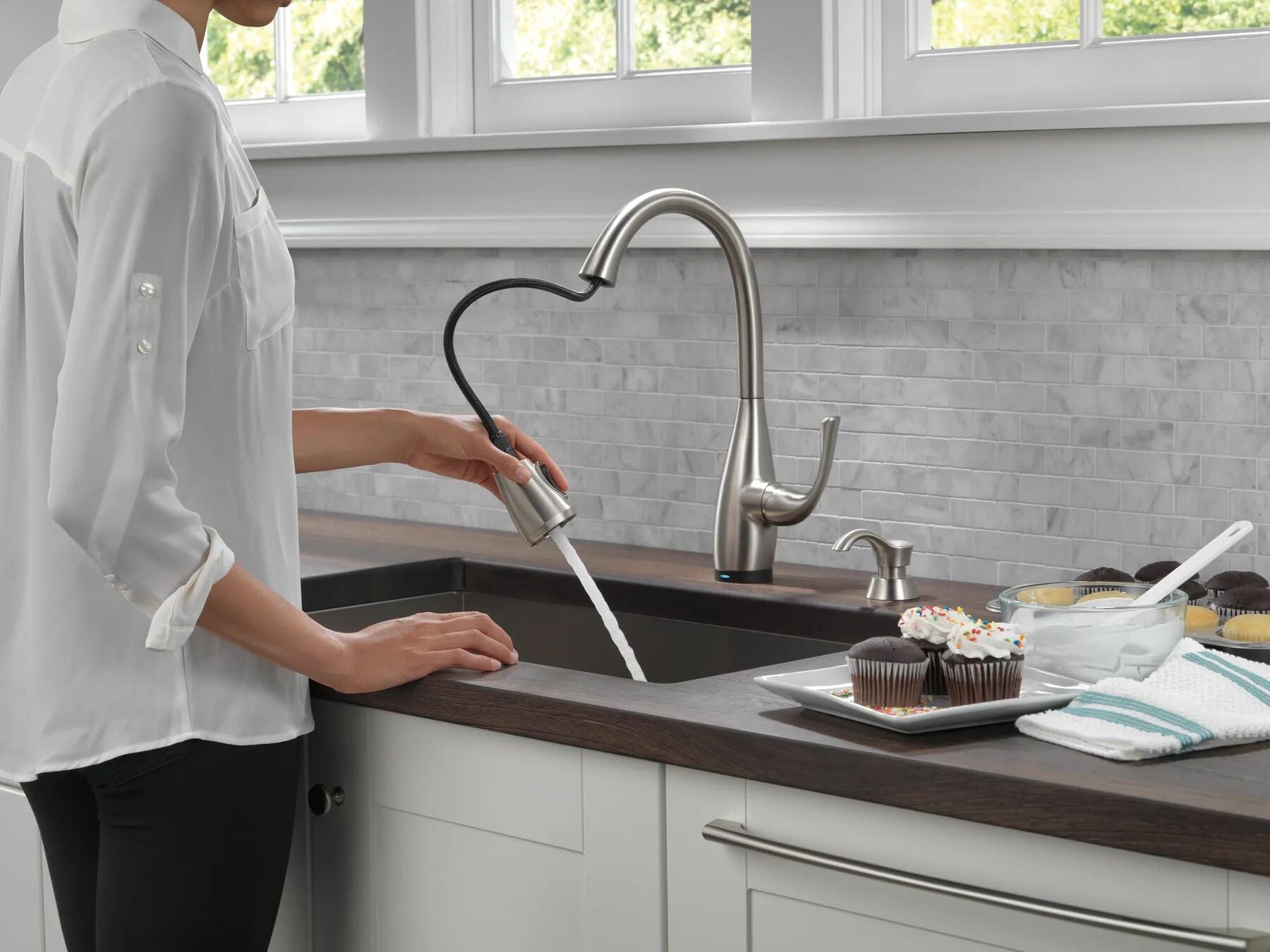 Single Handle Pull-Down Kitchen Faucet with Touch2O&reg; Technology and Soap Dispenser