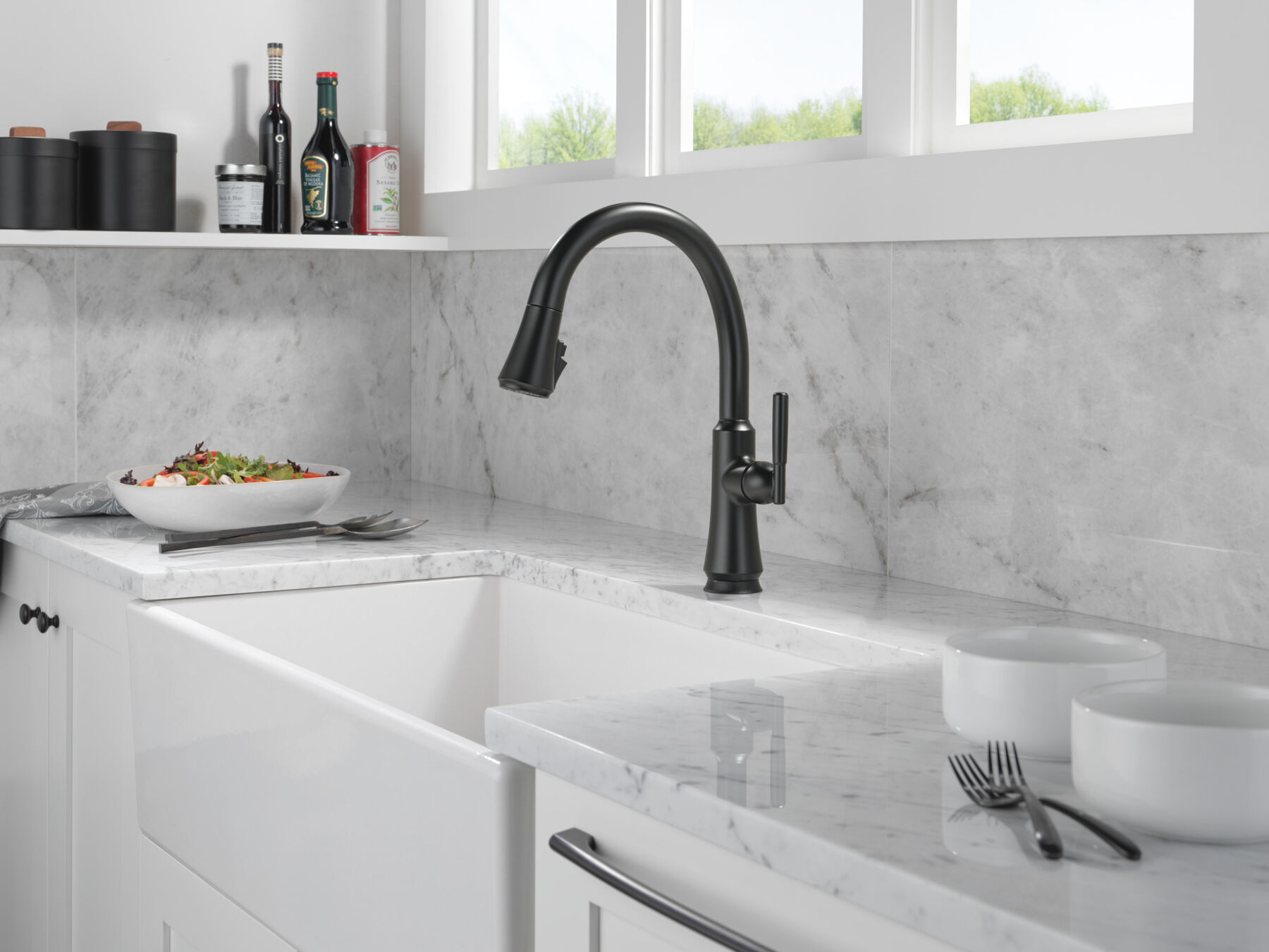 Touch<sub>2</sub>O&reg; Technology Kitchen Faucet with Touchless Technology