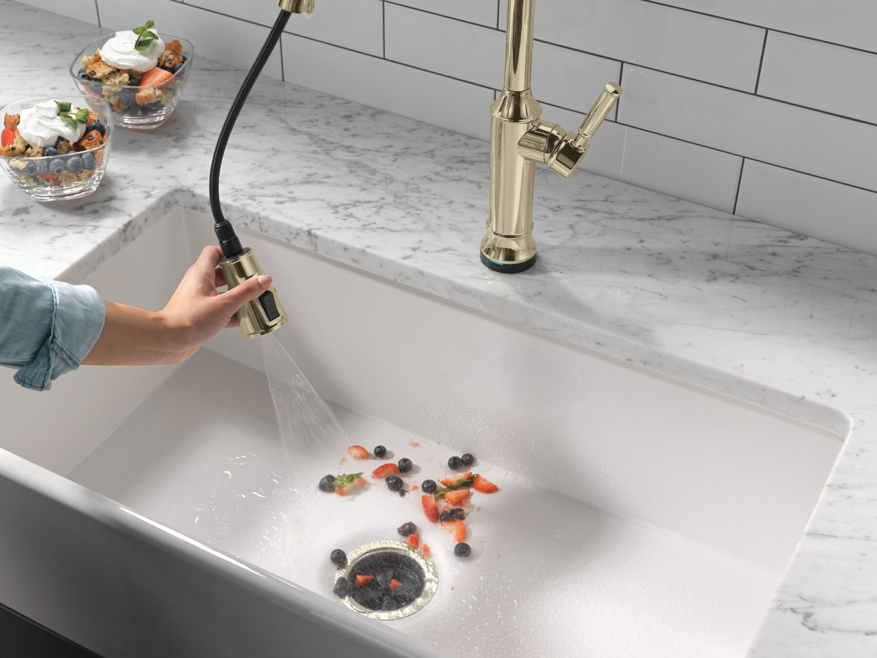 Touch<sub>2</sub>O&reg; Technology Kitchen Faucet with Touchless Technology
