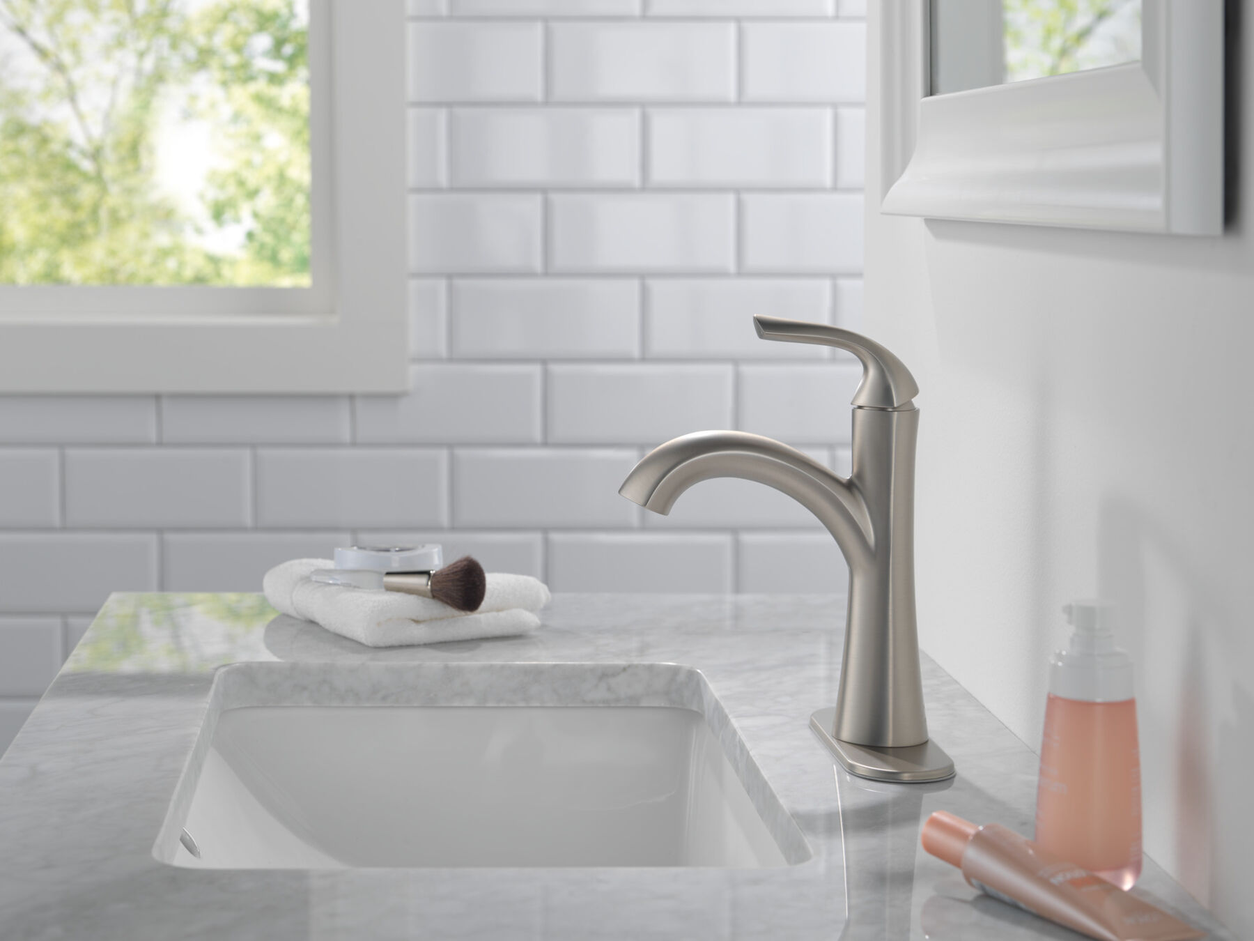Single Handle Bathroom Faucet (Recertified)