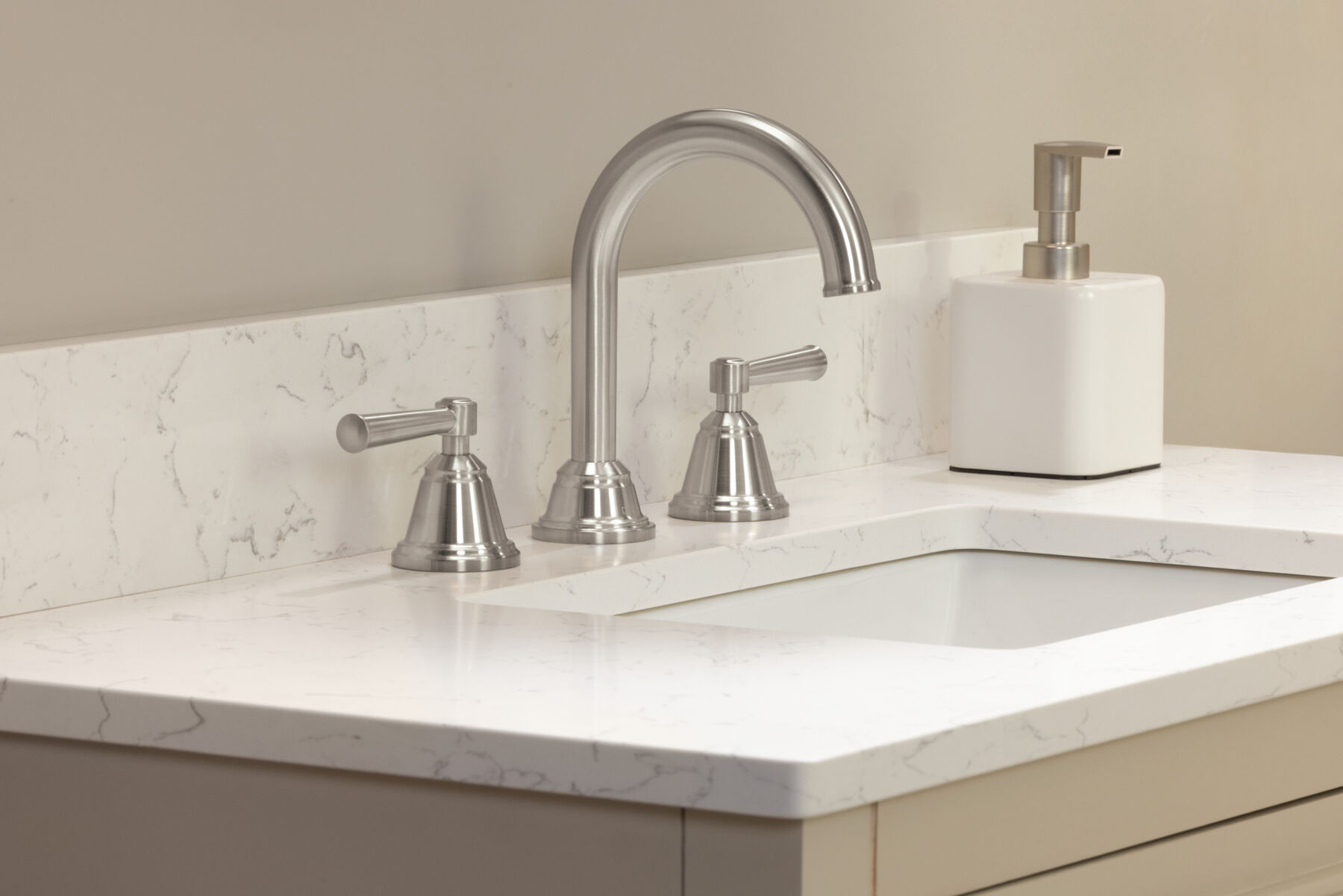 Two Handle Widespread Bathroom Faucet