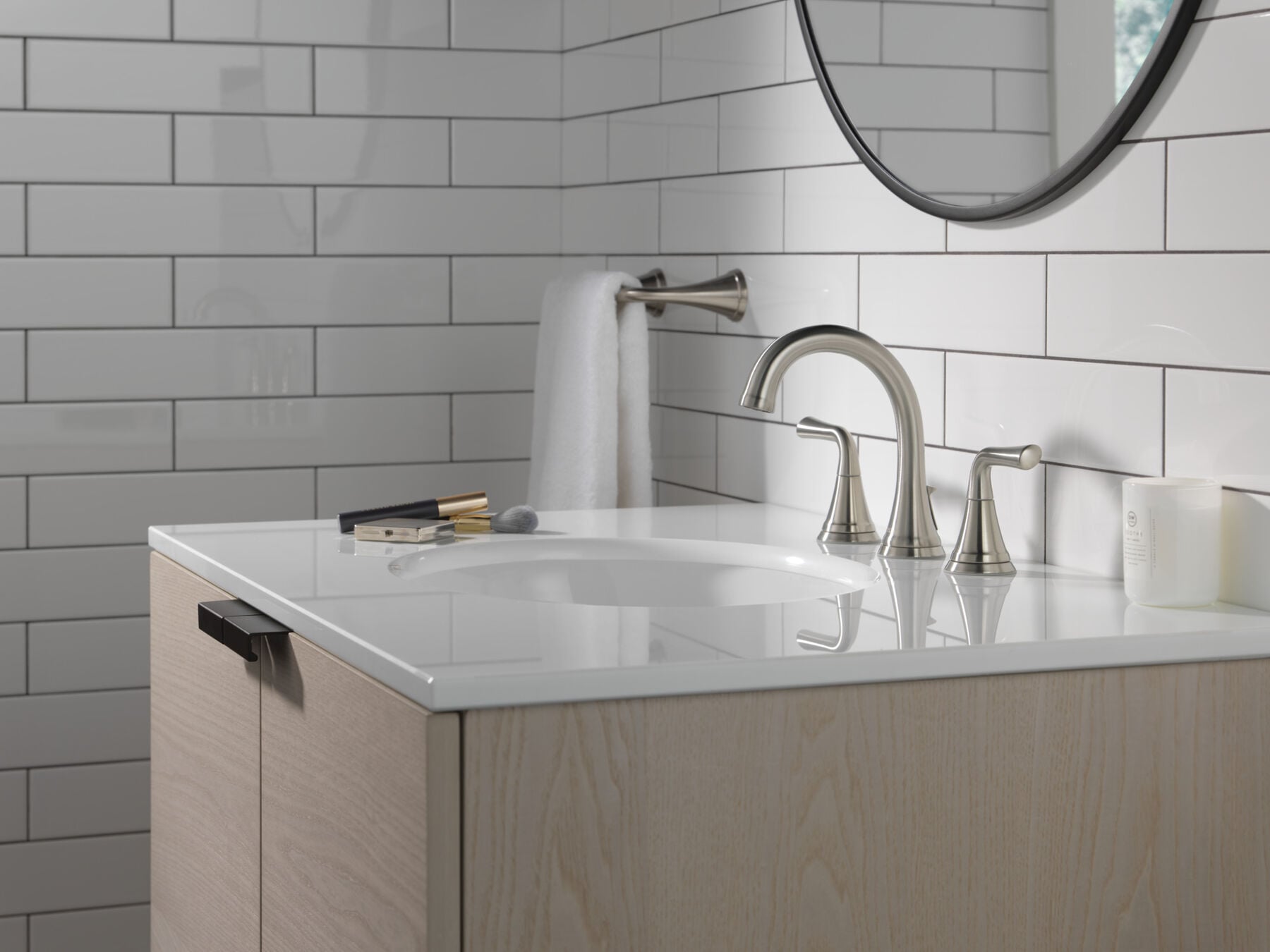 Two Handle Widespread Bathroom Faucet