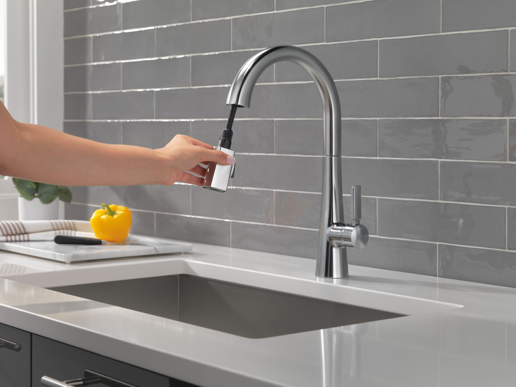 Single Handle Pull-Down Kitchen Faucet