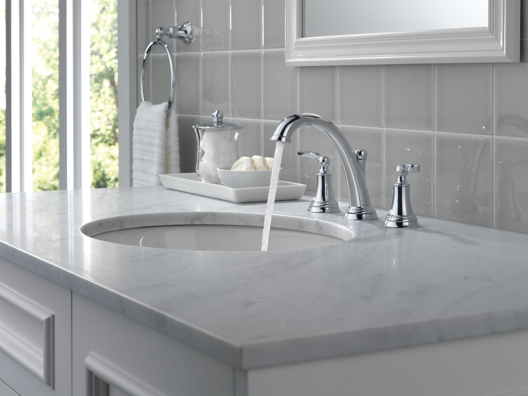 Two Handle Widespread Bathroom Faucet