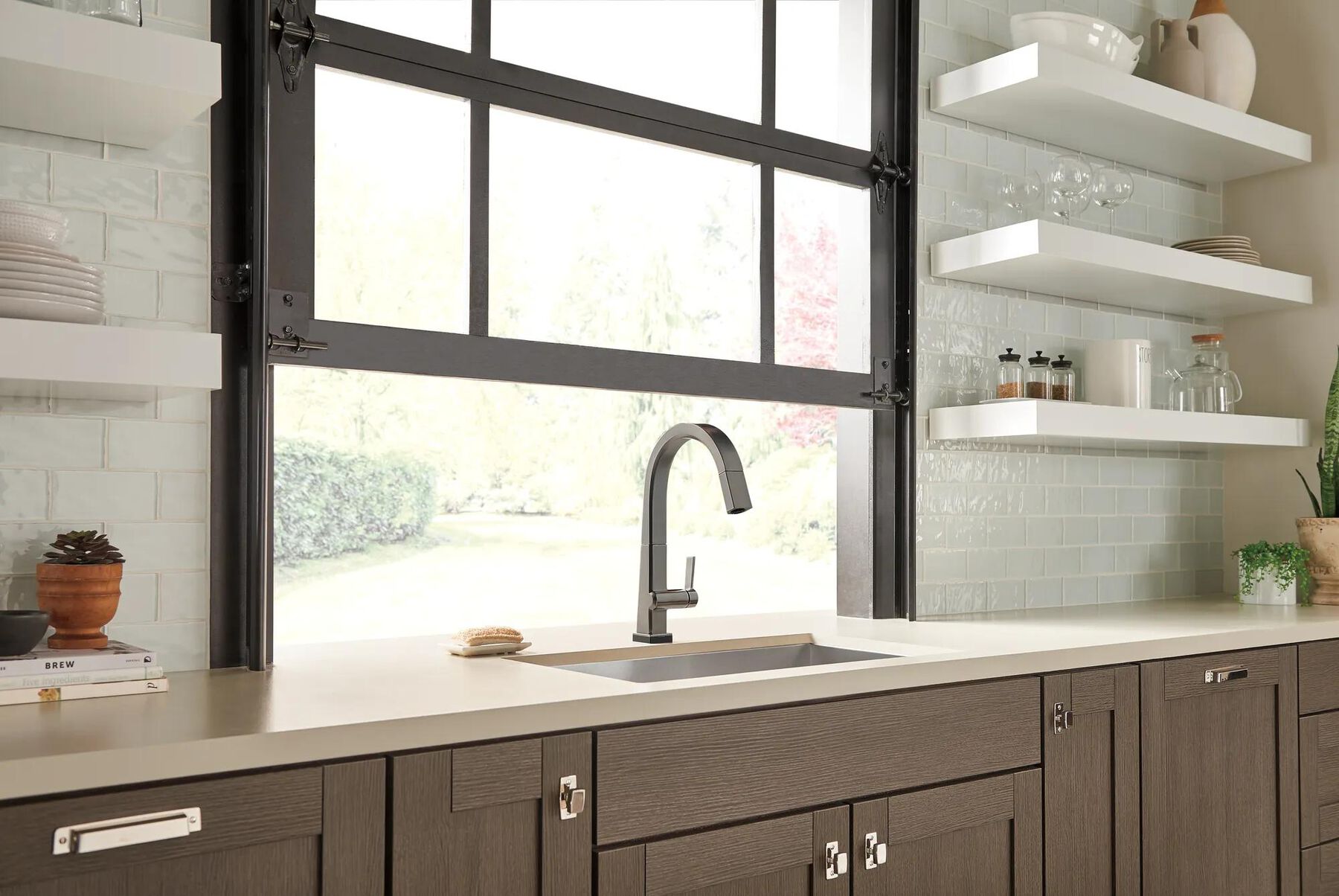 Single Handle Pull Down Kitchen Faucet