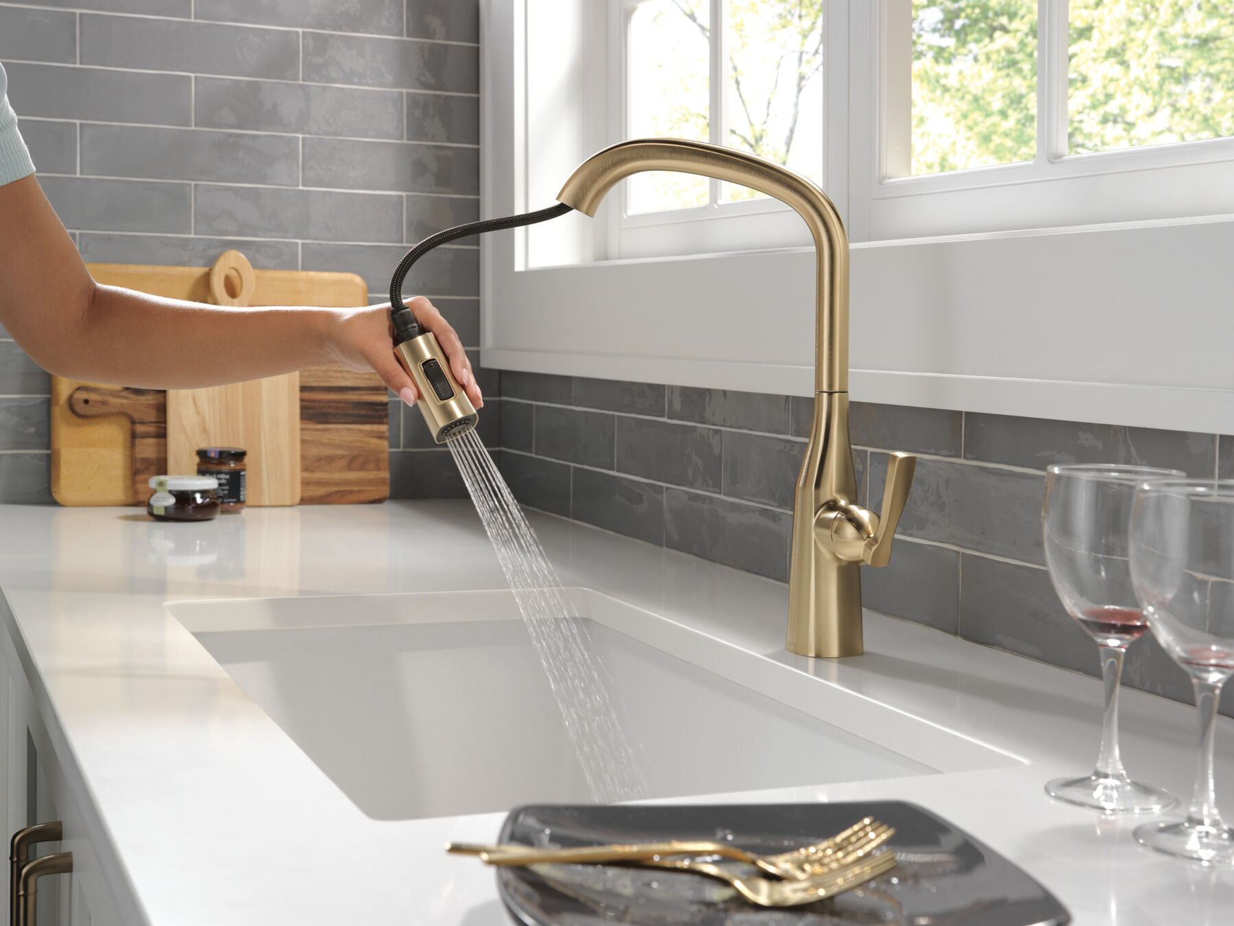 Single Handle Pull-Down Kitchen Faucet