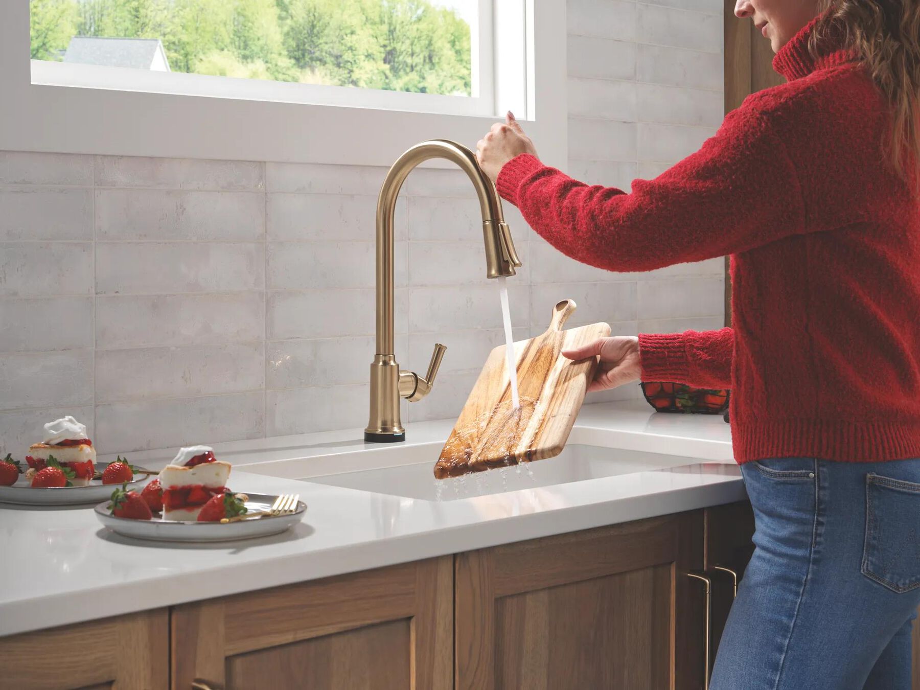 Single Handle Kitchen Pull-Down Faucet With Touchless Technology