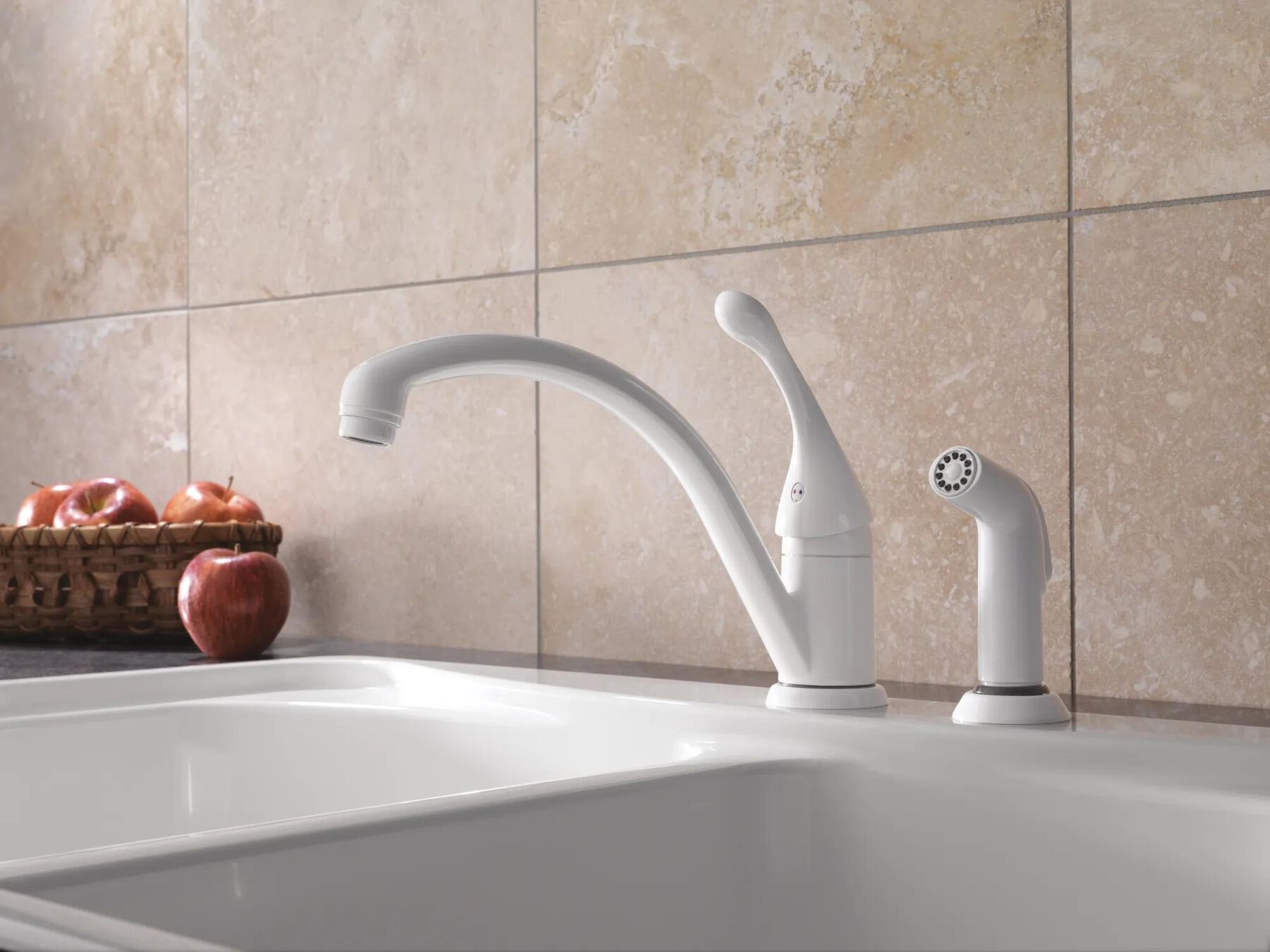 Kitchen Faucet w/Spray (Recertified)