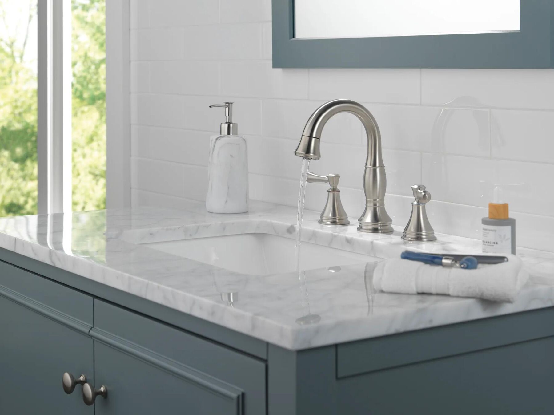 Two Handle Widespread Pull Down Bathroom Faucet