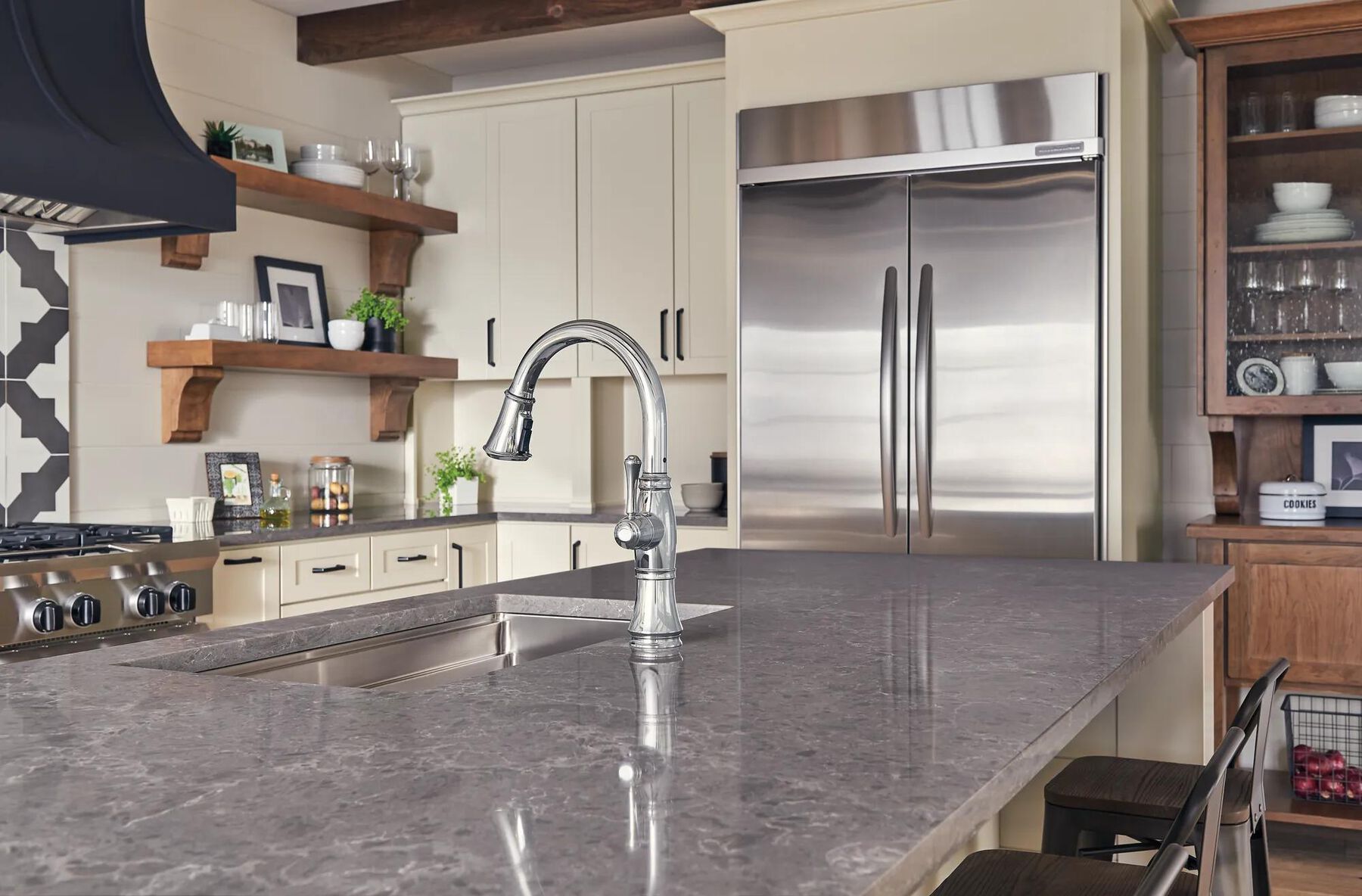 Single Handle Pull-Down Kitchen Faucet